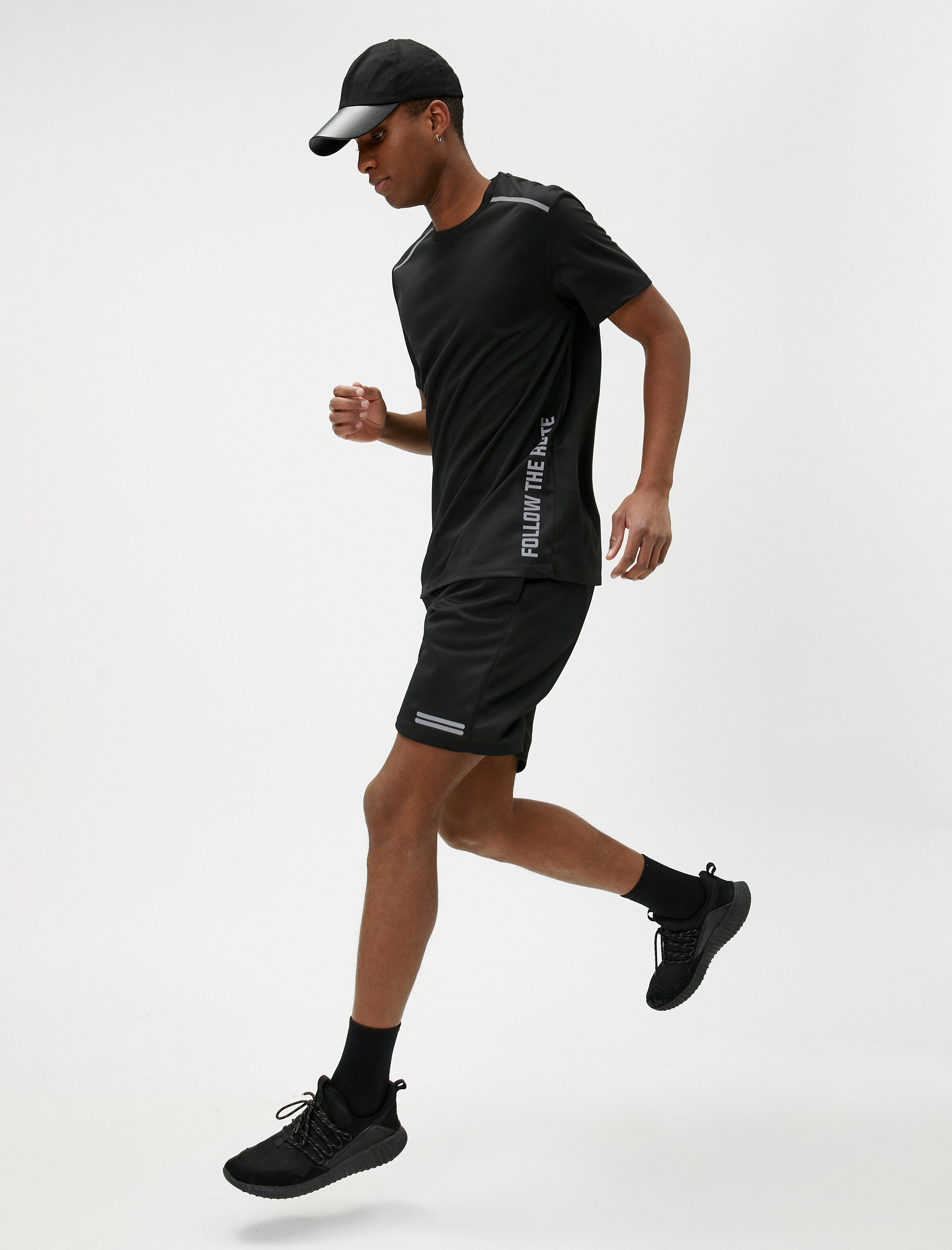   Spor Şort Baskılı Beli Bağcıklı Cep Detaylı