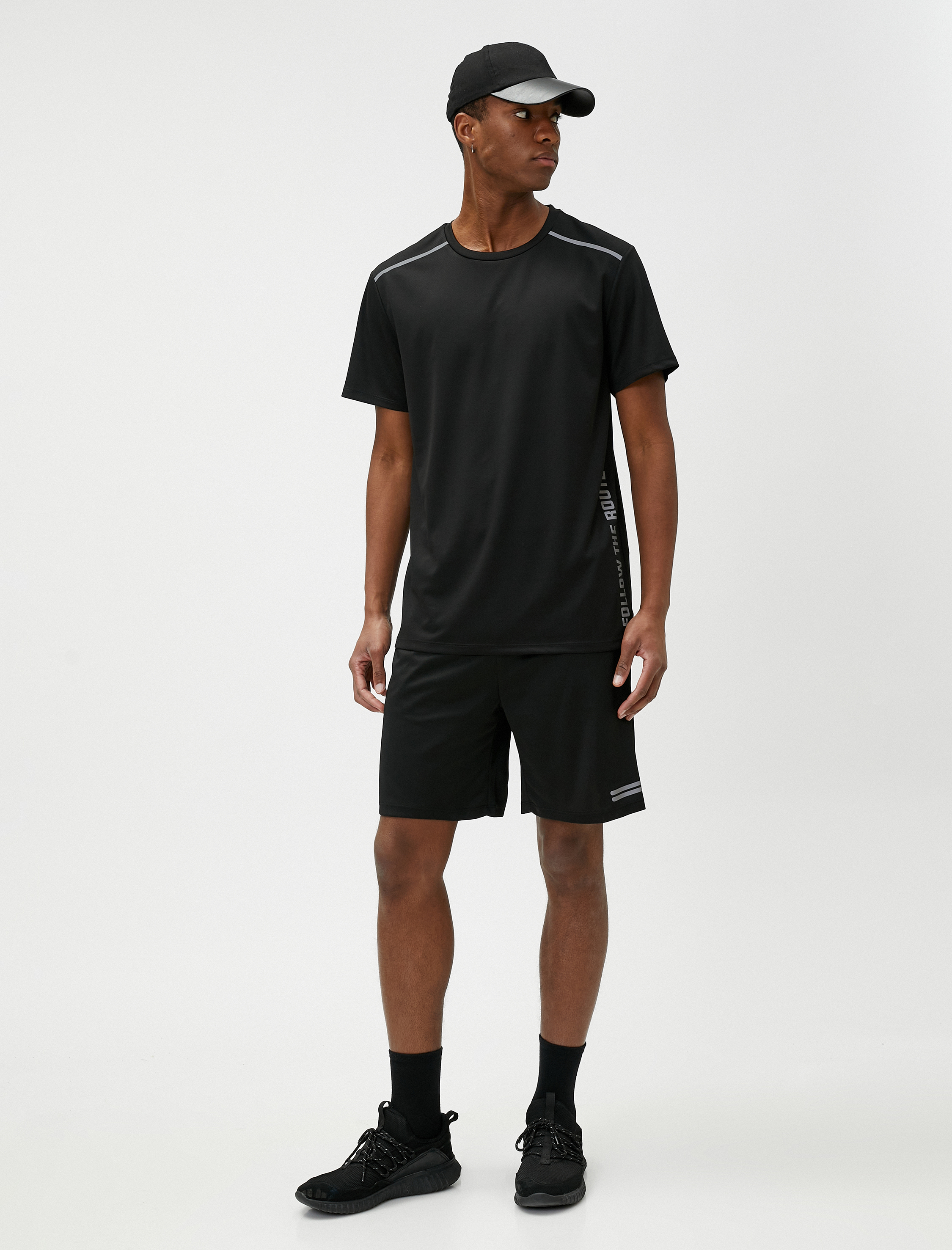   Spor Şort Baskılı Beli Bağcıklı Cep Detaylı