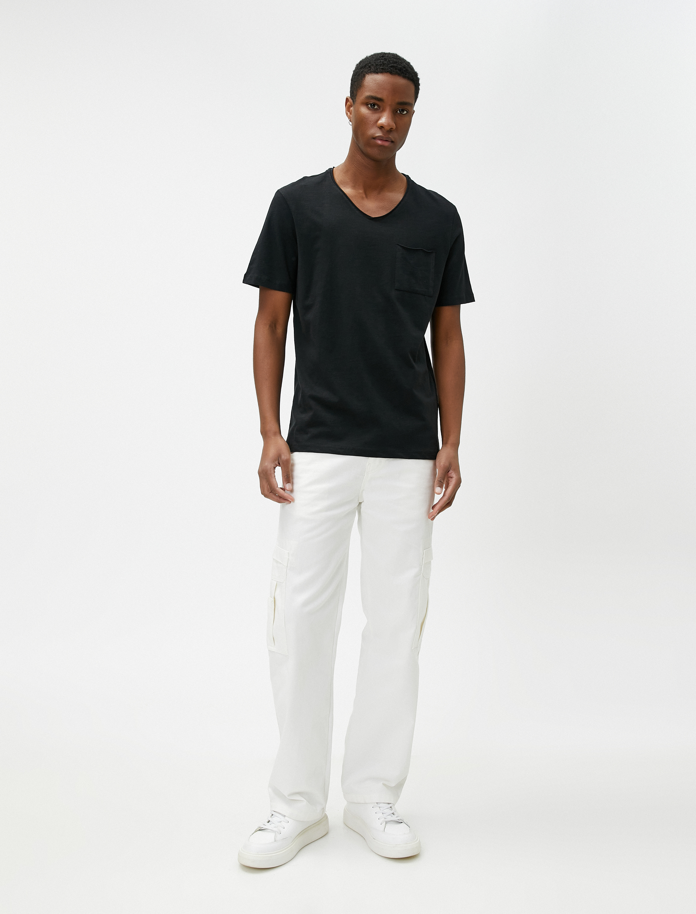 Basic Tişört V Yaka Cep Detaylı Kısa Kollu