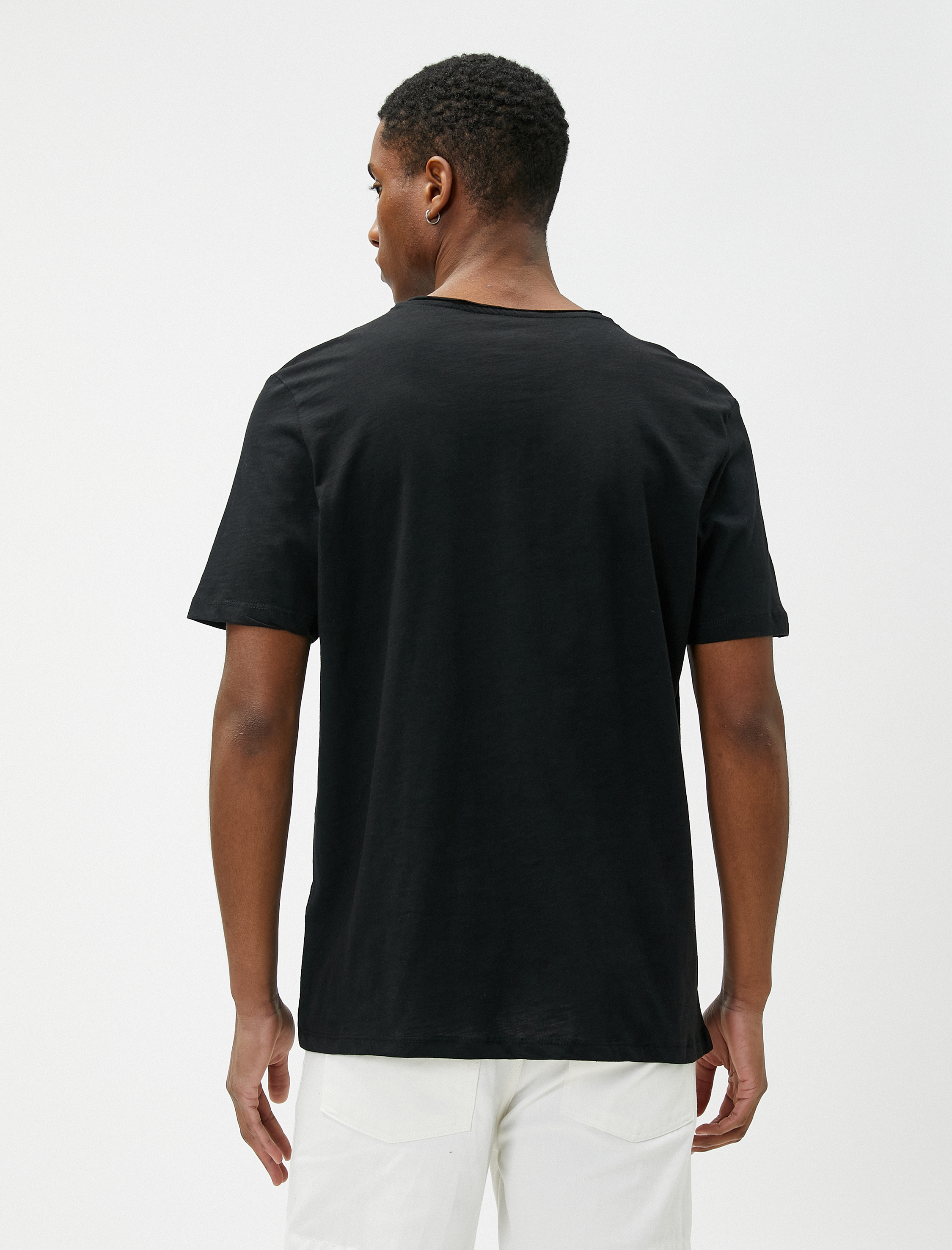 Basic Tişört V Yaka Cep Detaylı Kısa Kollu