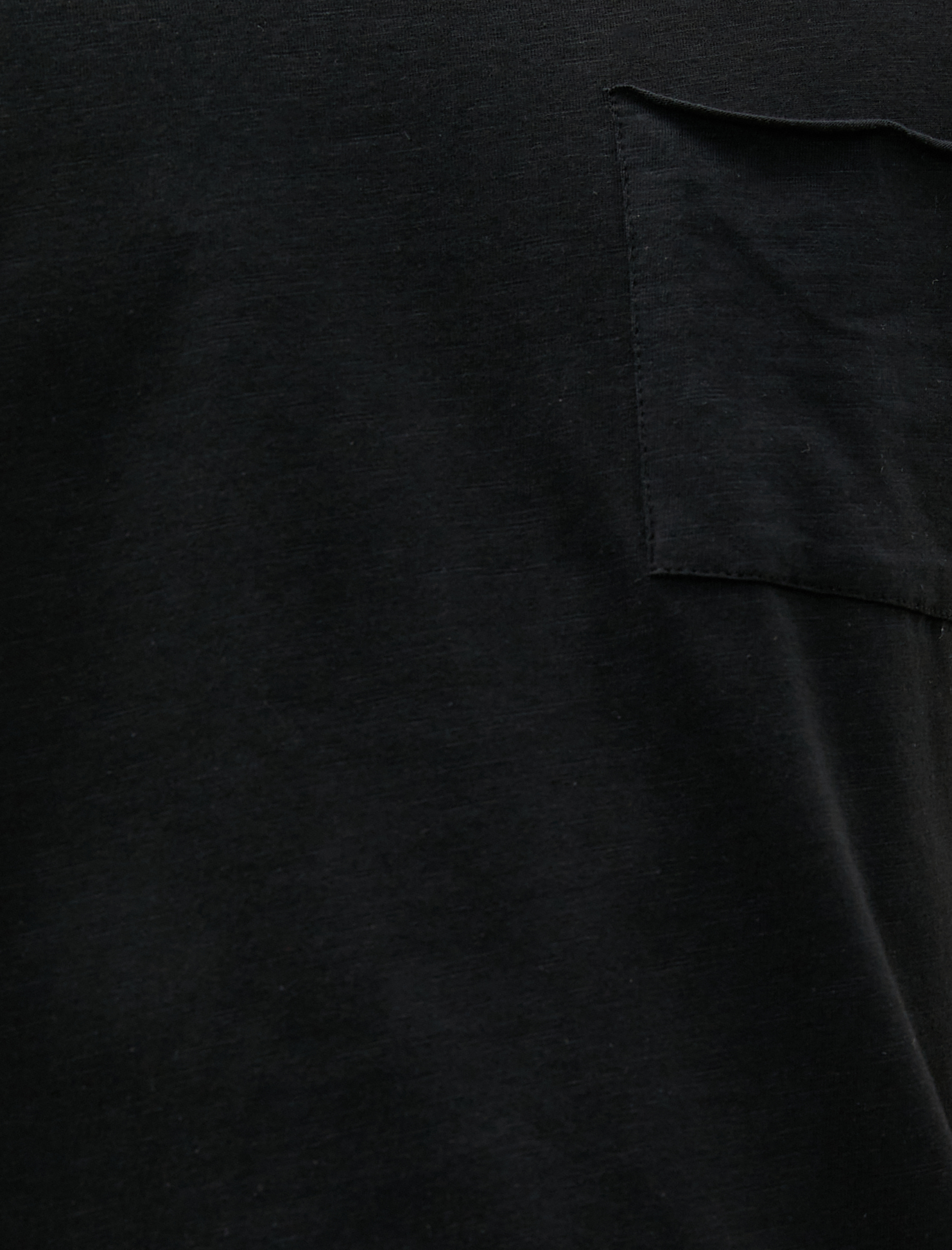 Basic Tişört V Yaka Cep Detaylı Kısa Kollu