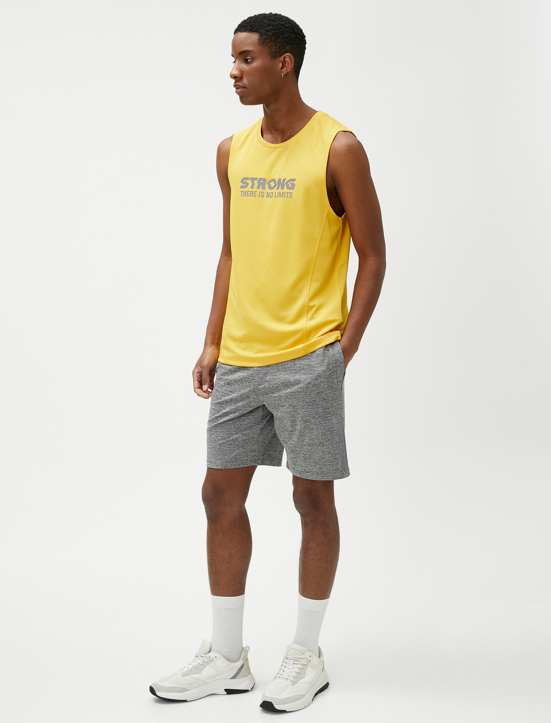 Sporcu Atleti Slogan Baskılı Bisiklet Yaka Kolsuz