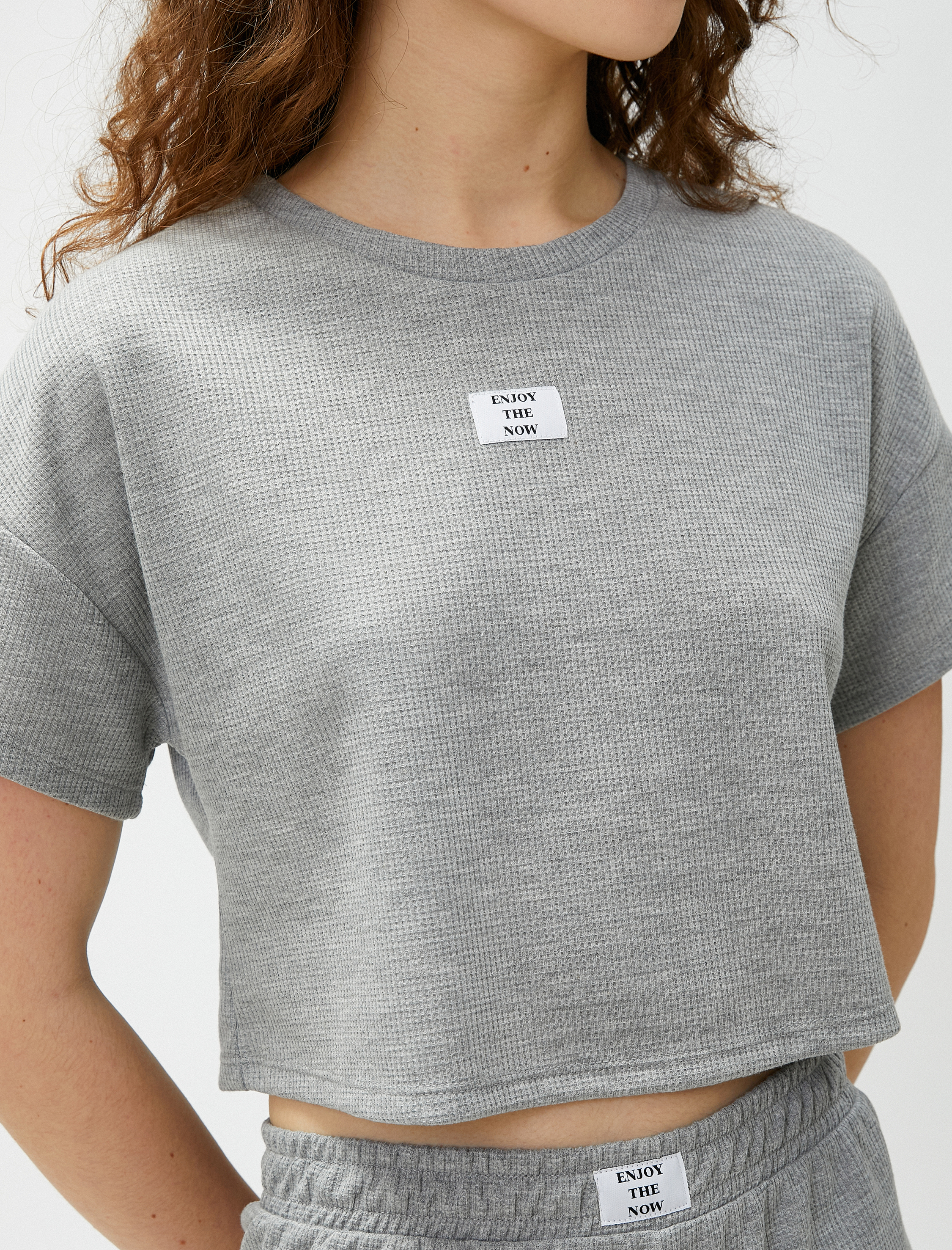   Kısa Kollu Pijama Üstü Bisiklet Yaka Etiket Detaylı Modal