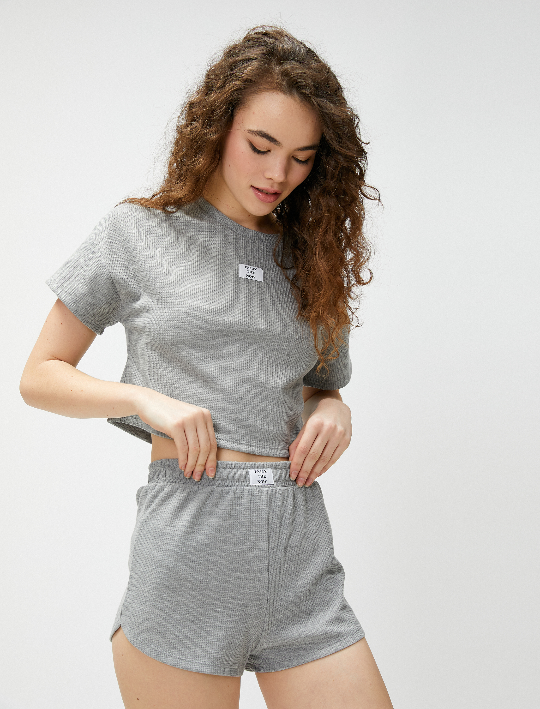   Kısa Kollu Pijama Üstü Bisiklet Yaka Etiket Detaylı Modal