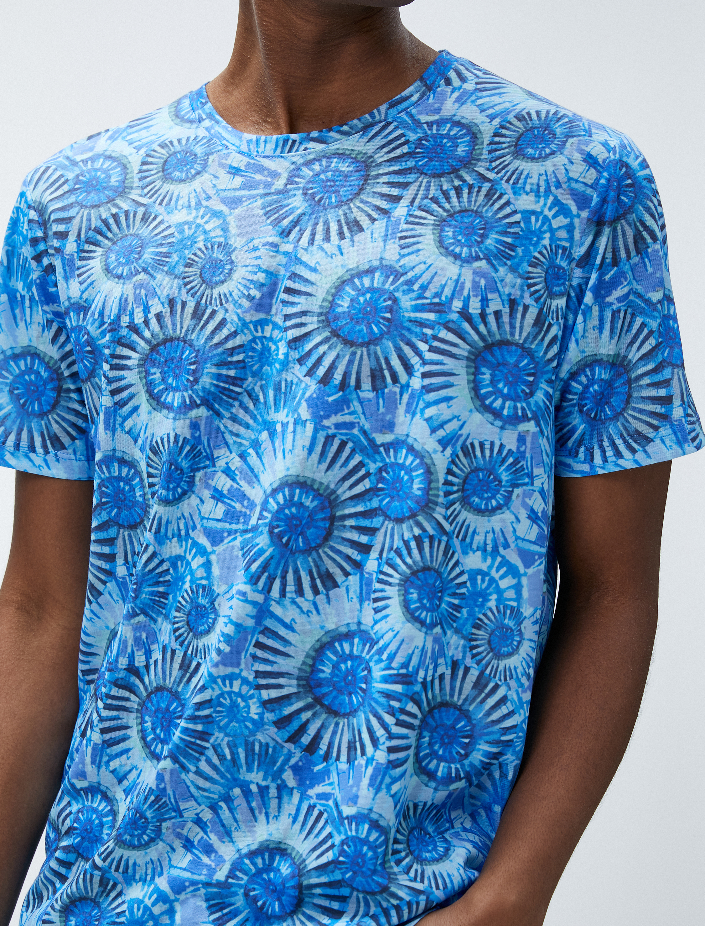   Geometrik Baskılı Tişört Bisiklet Yaka Dar Kesim Kısa Kollu