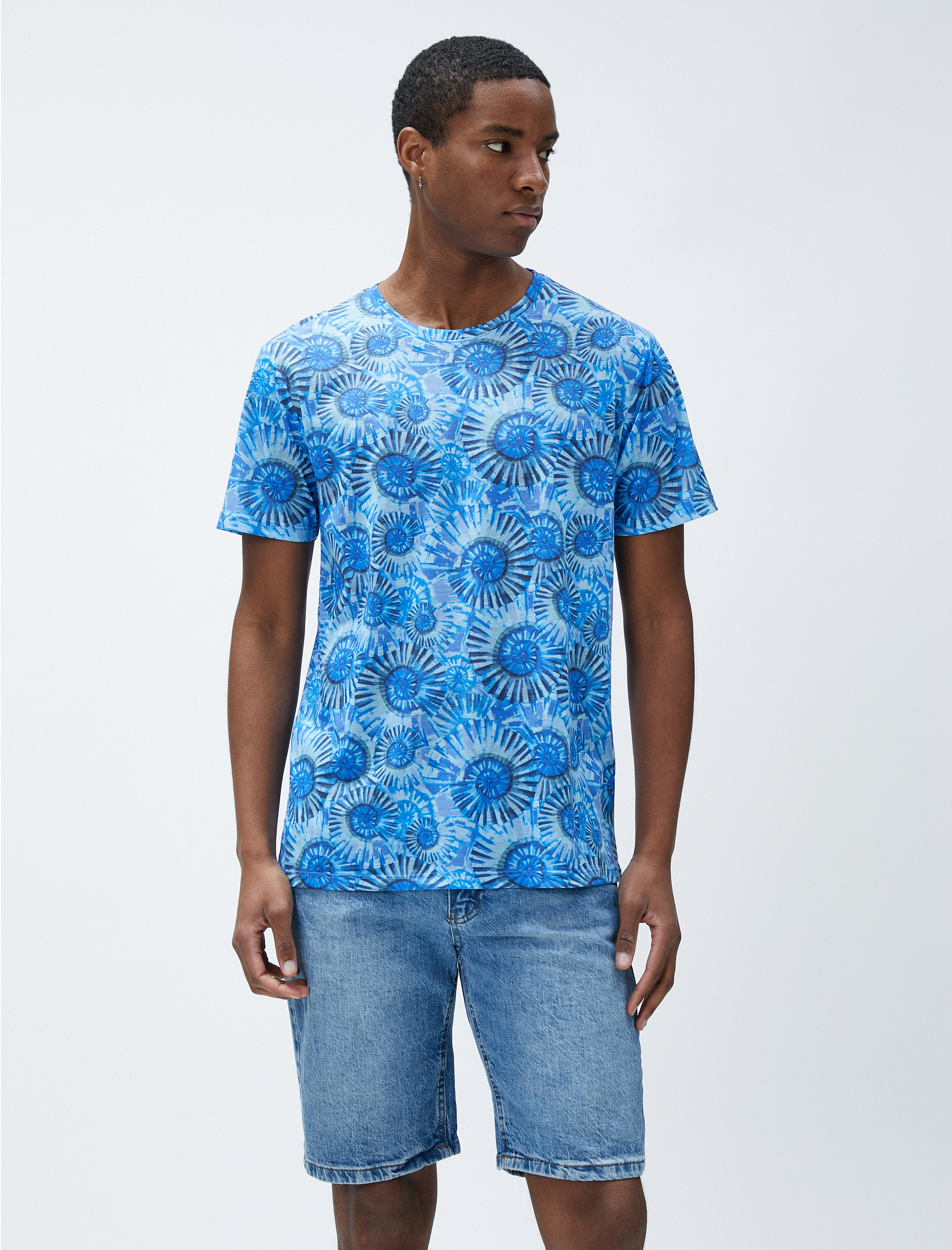   Geometrik Baskılı Tişört Bisiklet Yaka Dar Kesim Kısa Kollu