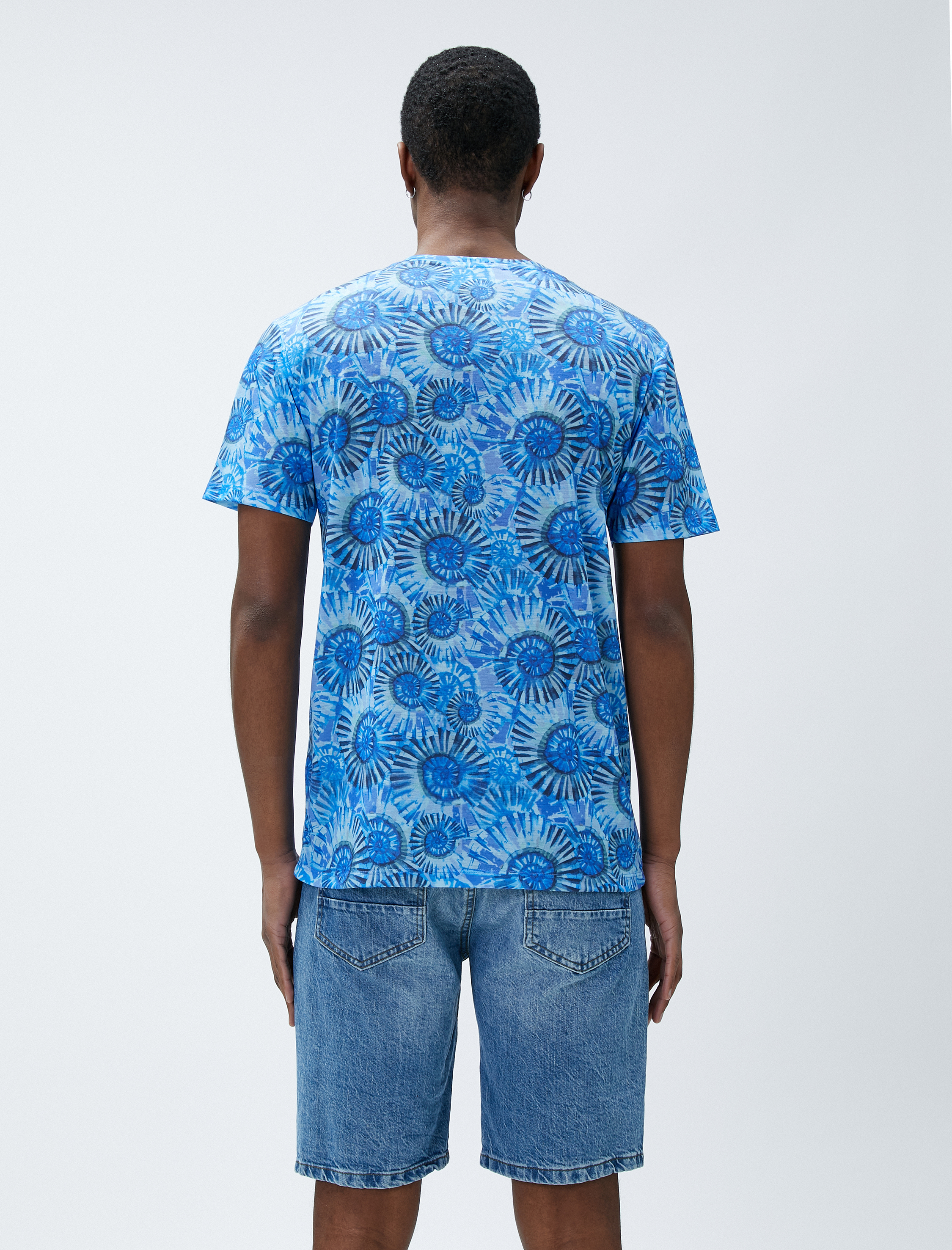   Geometrik Baskılı Tişört Bisiklet Yaka Dar Kesim Kısa Kollu