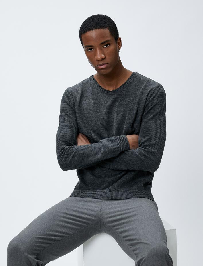  Basic Kazak Bisiklet Yaka Slim Fit Uzun Kollu Dokulu