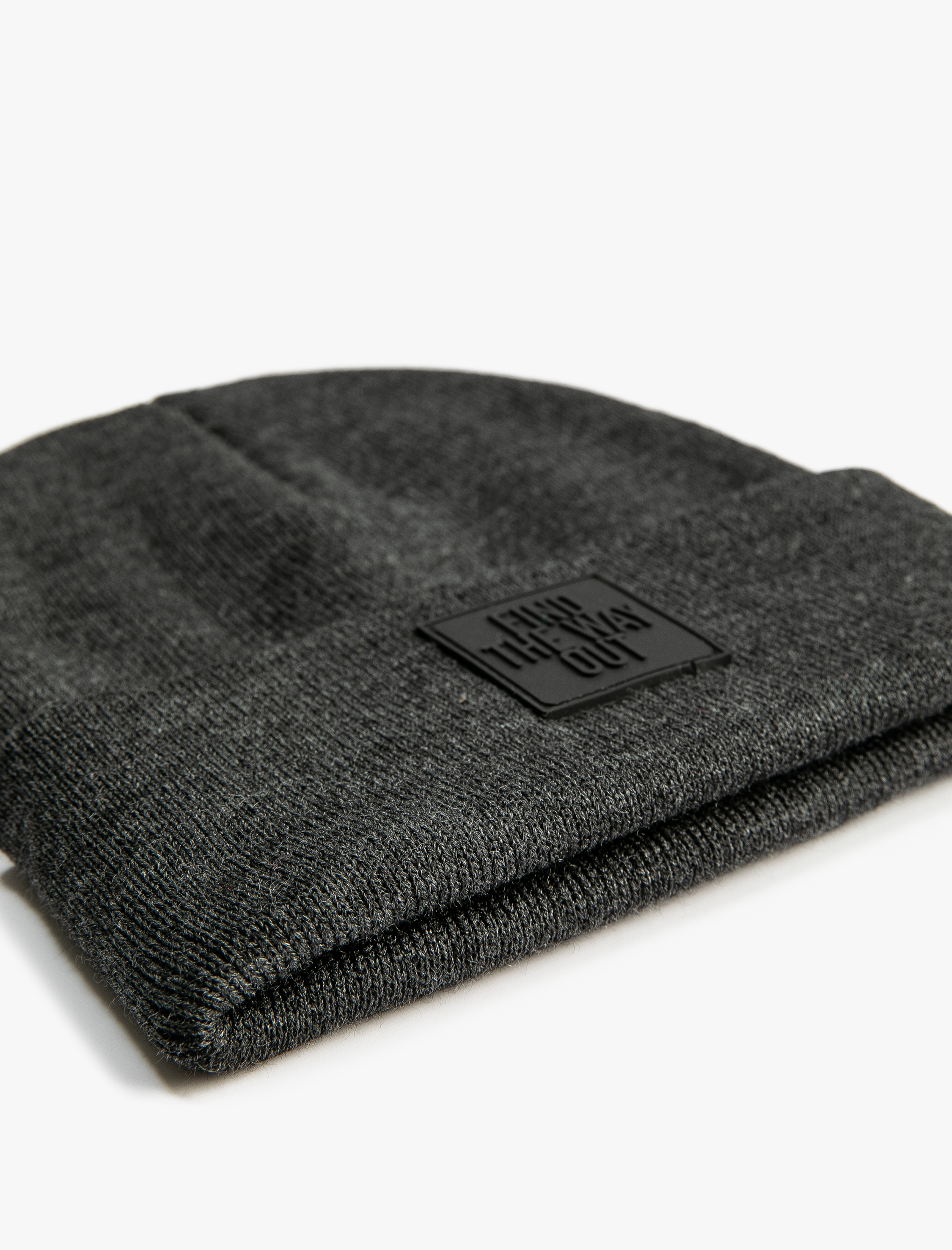  Erkek Basic Bere Slogan Etiket Baskılı Katlama Detaylı