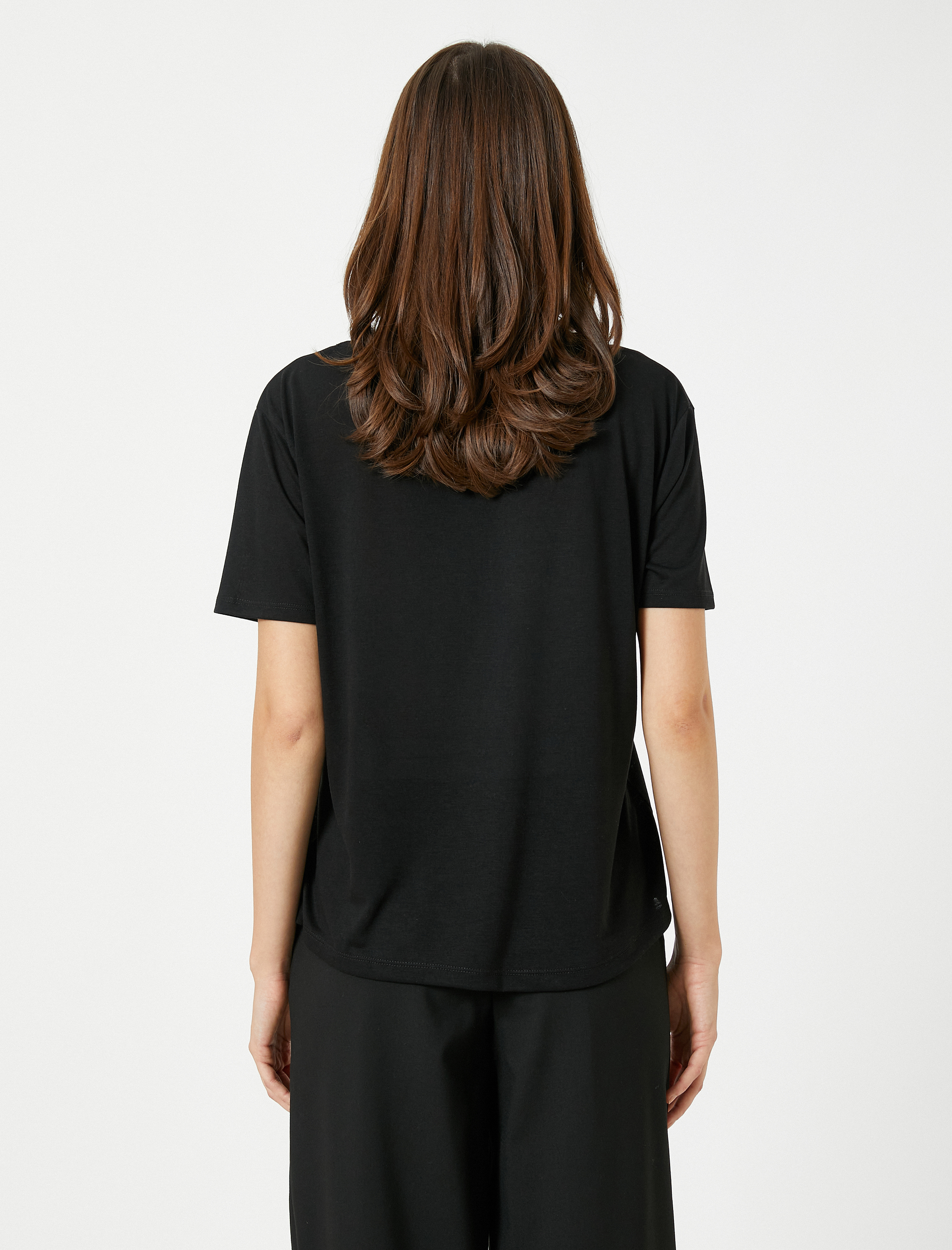   V Yaka Basic Tişört Kısa Kollu