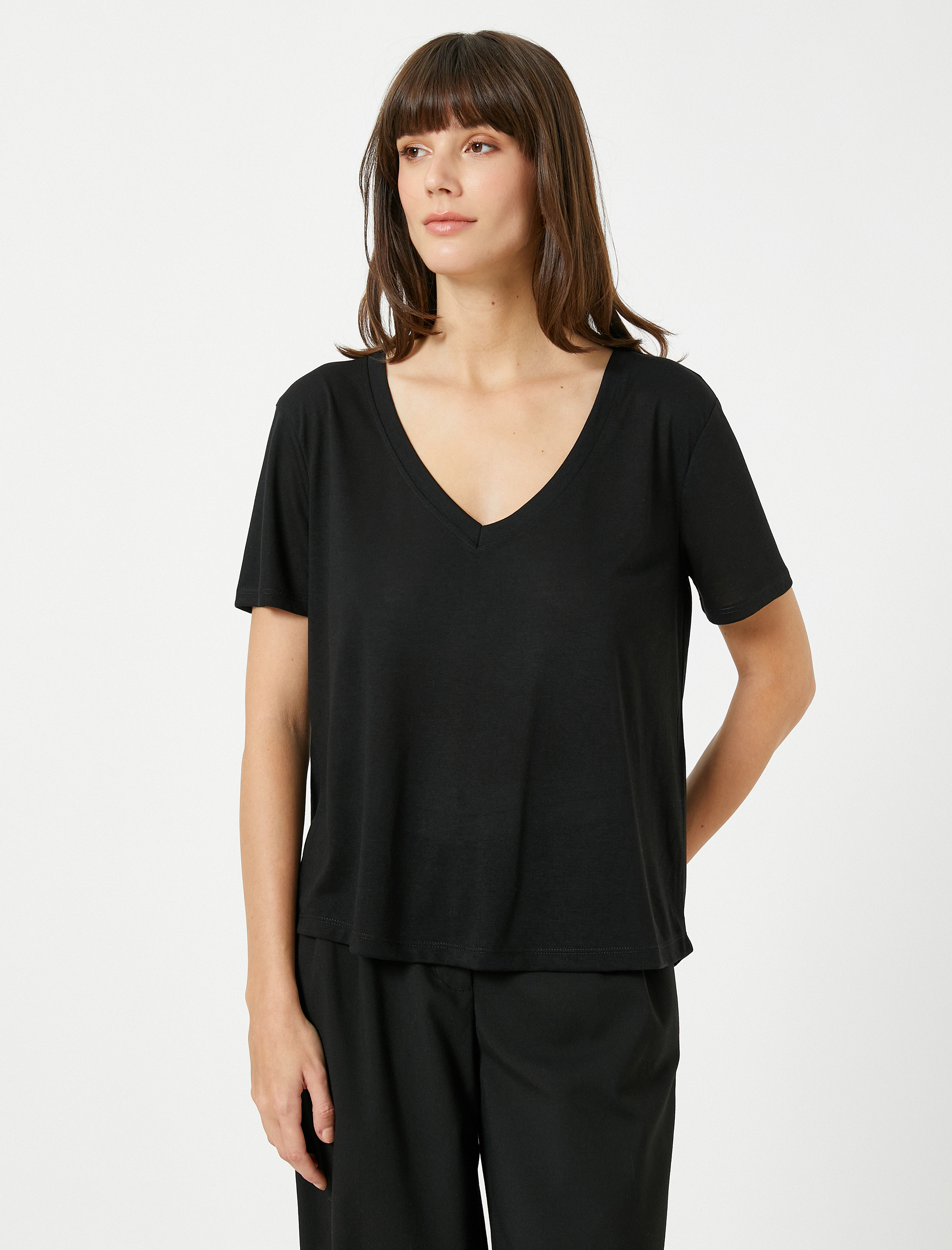   V Yaka Basic Tişört Kısa Kollu
