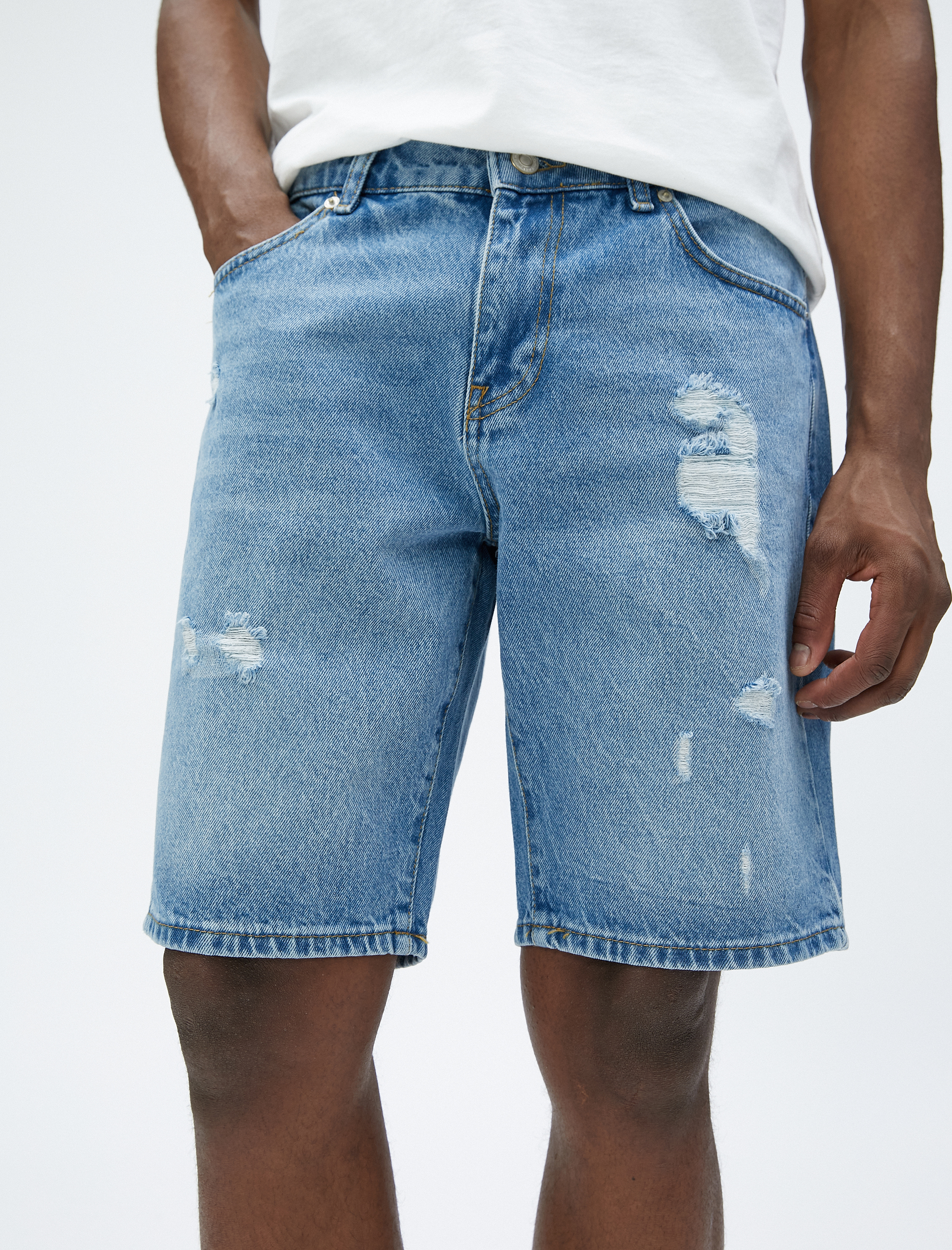   Yırtık Kot Şort Bermuda Cep Detaylı Düğmeli Pamuklu