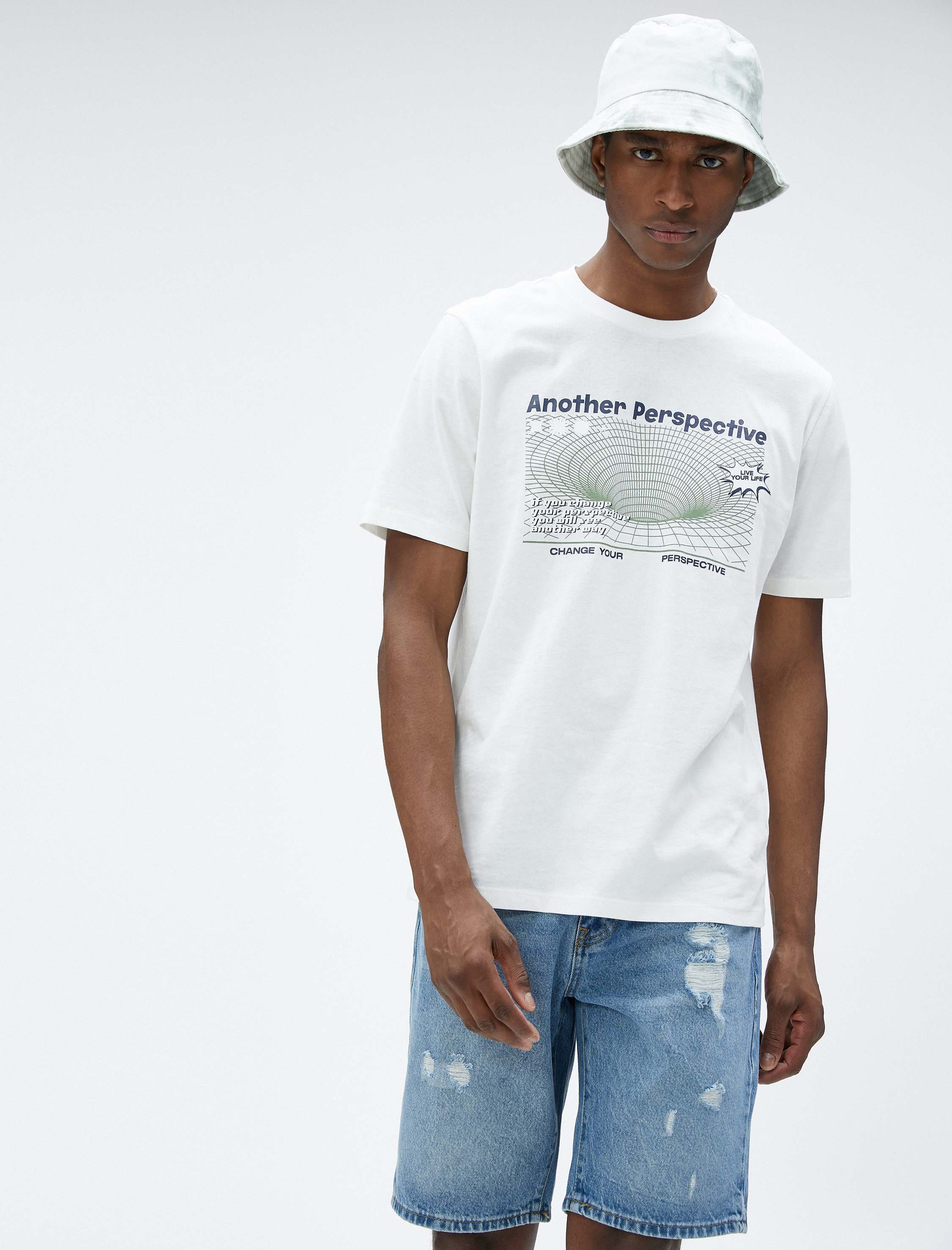   Yırtık Kot Şort Bermuda Cep Detaylı Düğmeli Pamuklu