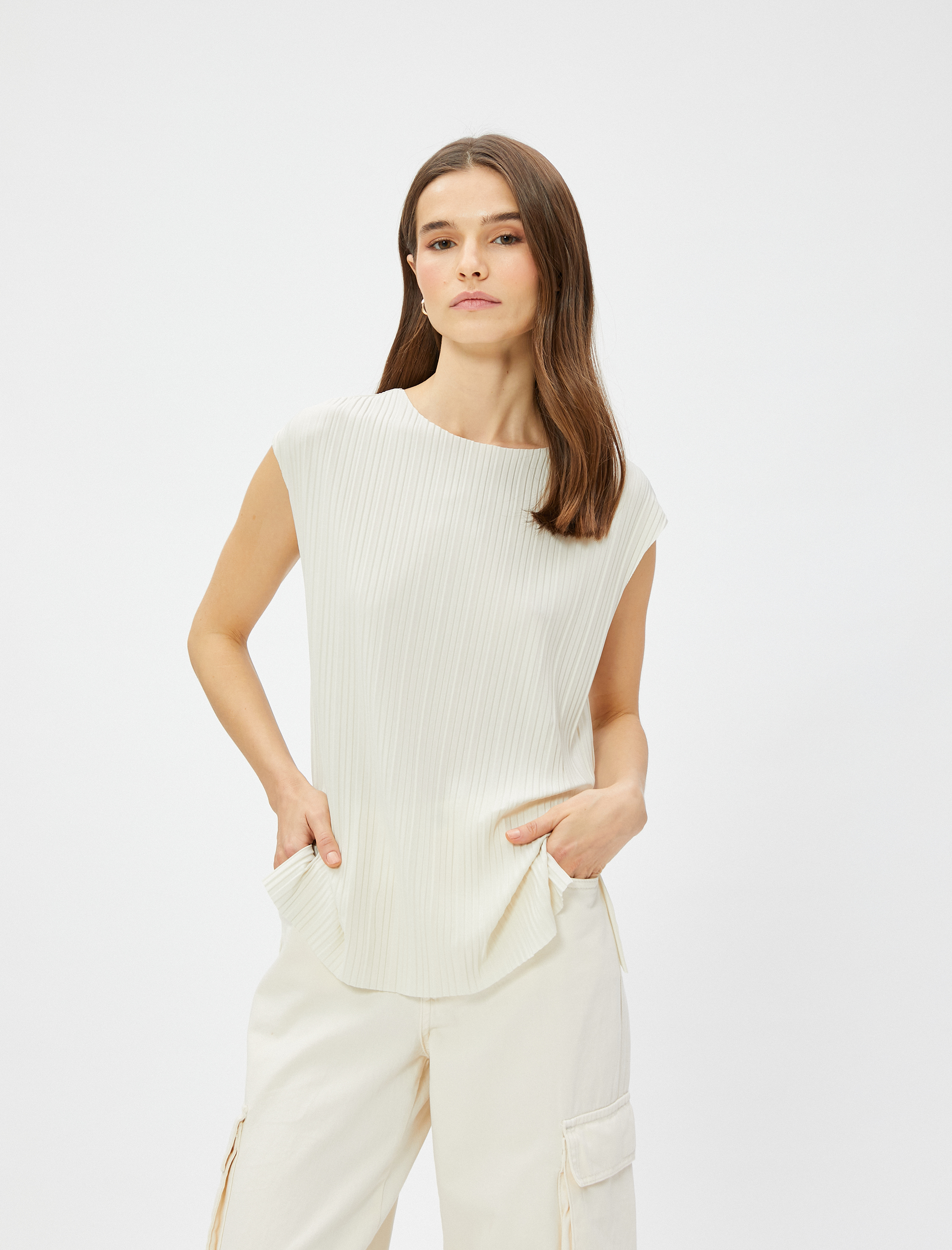   Çizgili Tişört Kolsuz Yırtmaç Detaylı