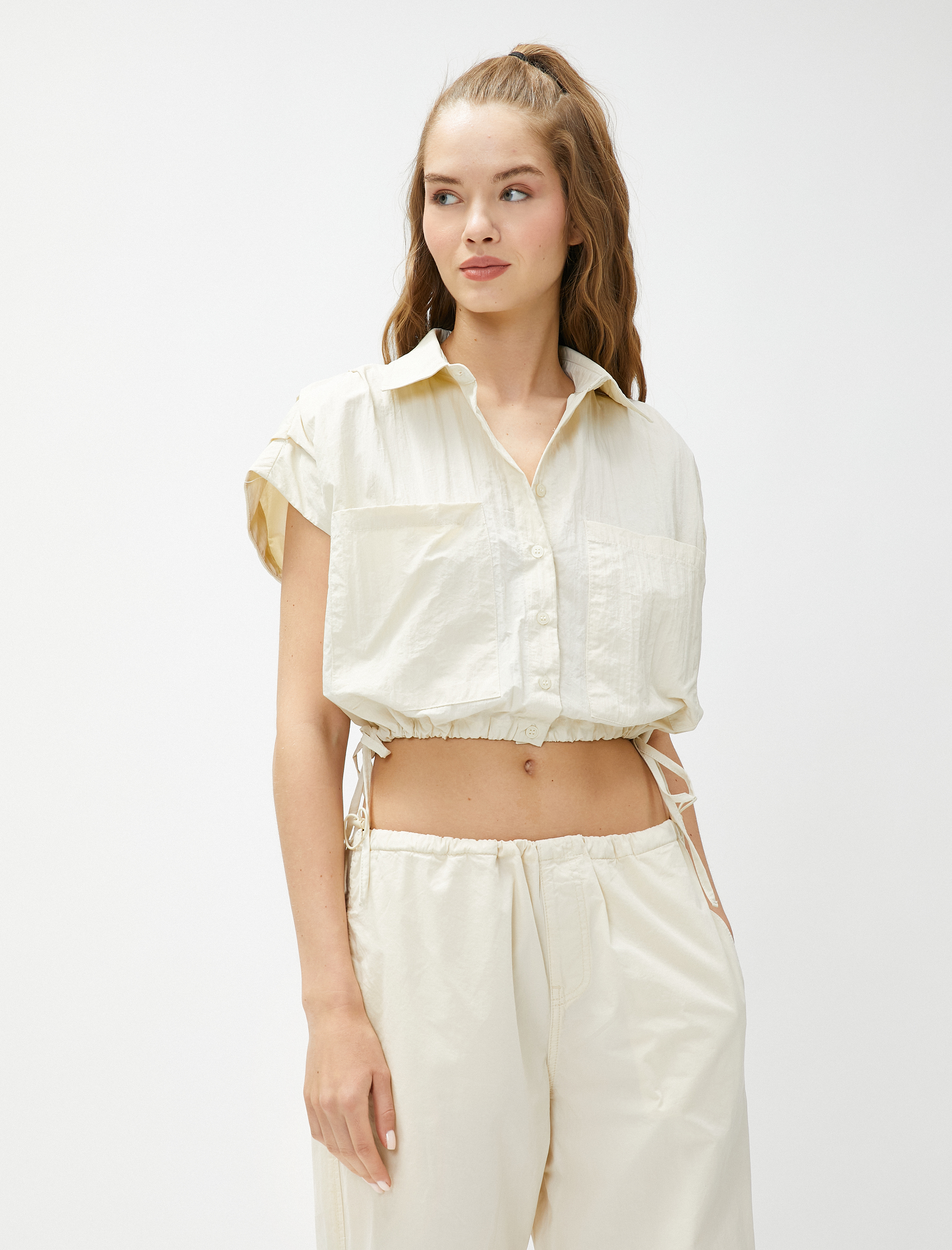   Crop Gömlek Beli Büzgülü Cep Detaylı Dokulu Düğmeli