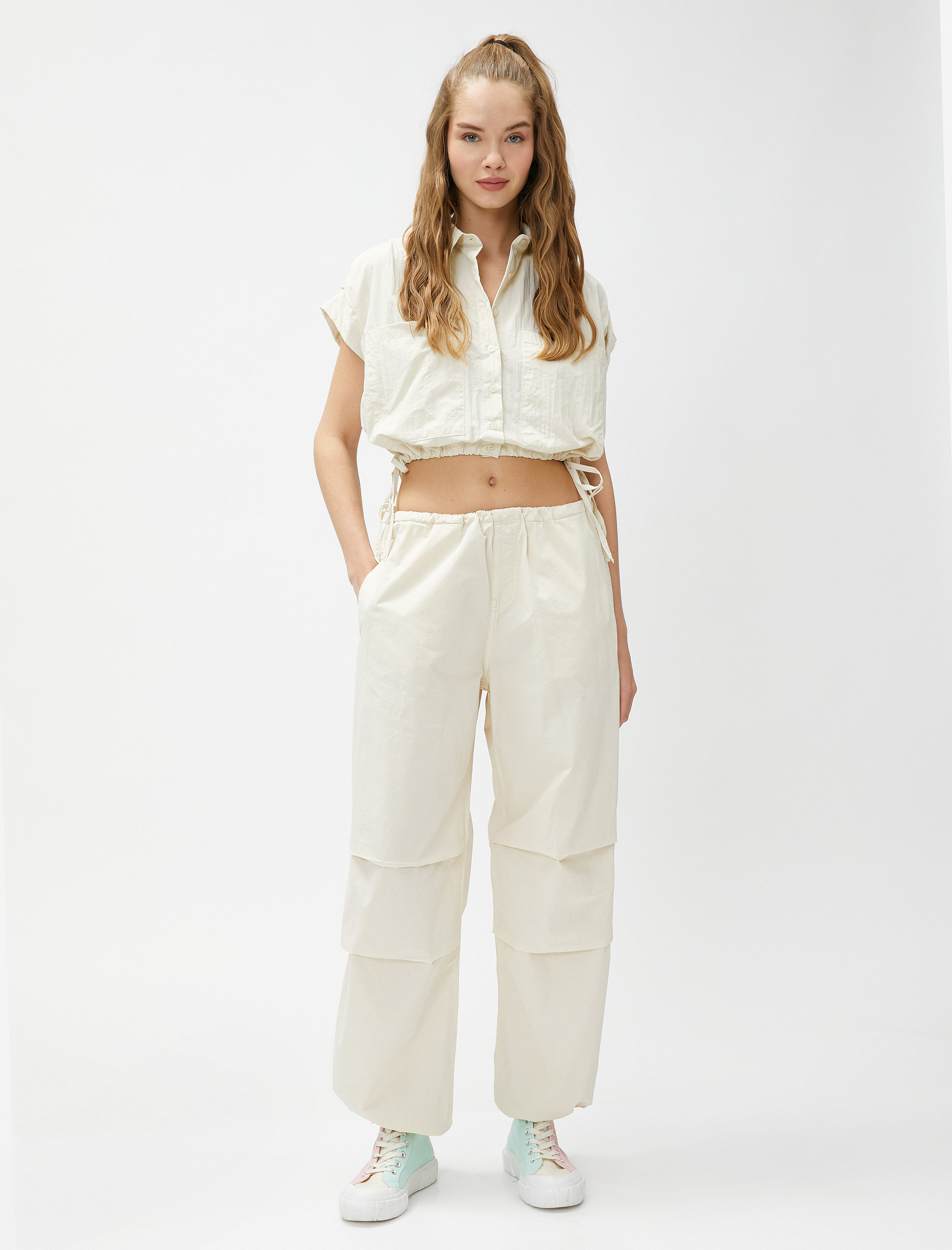   Crop Gömlek Beli Büzgülü Cep Detaylı Dokulu Düğmeli