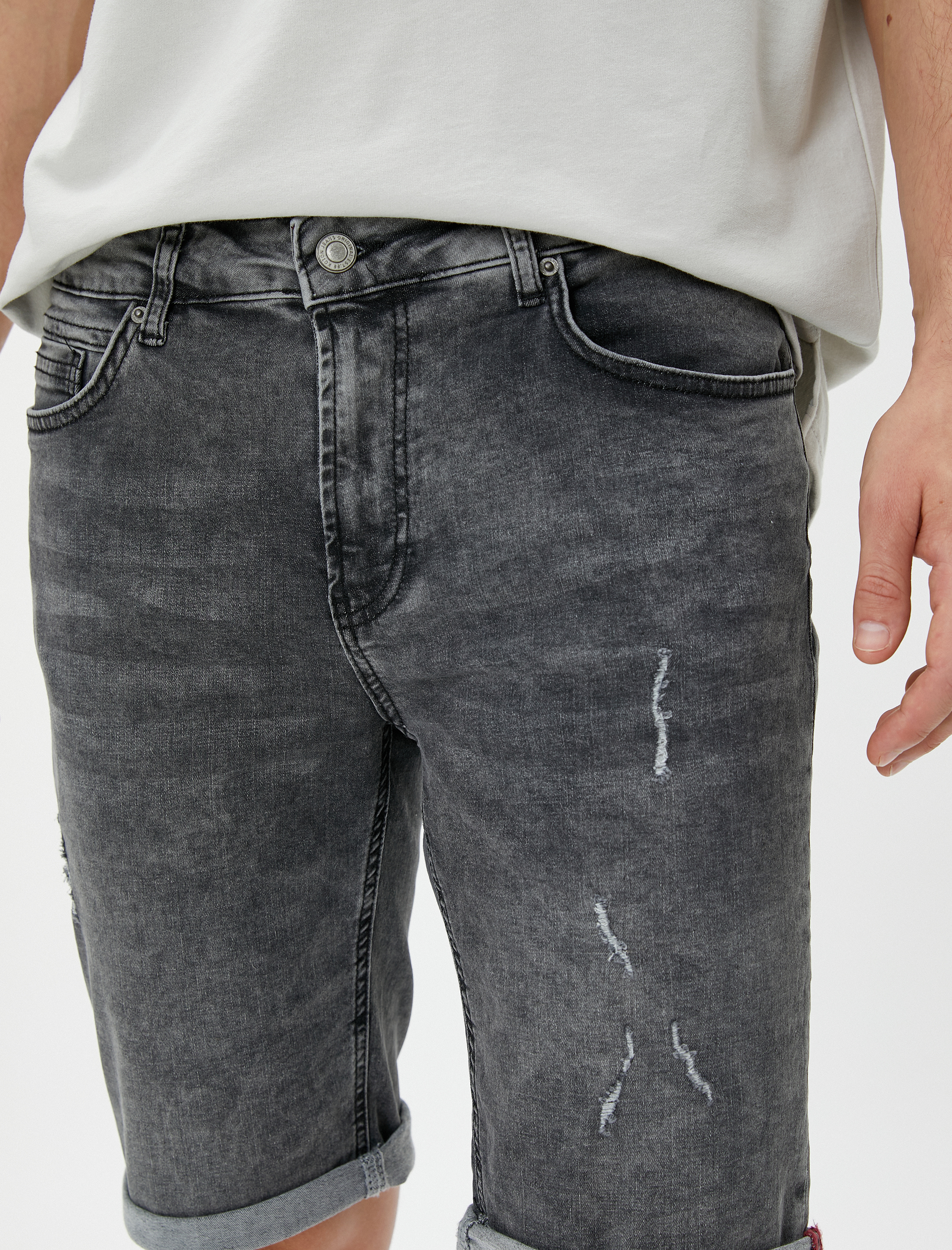   Bermuda Yırtık Kot Şort Katlama Detaylı Düğmeli Cepli