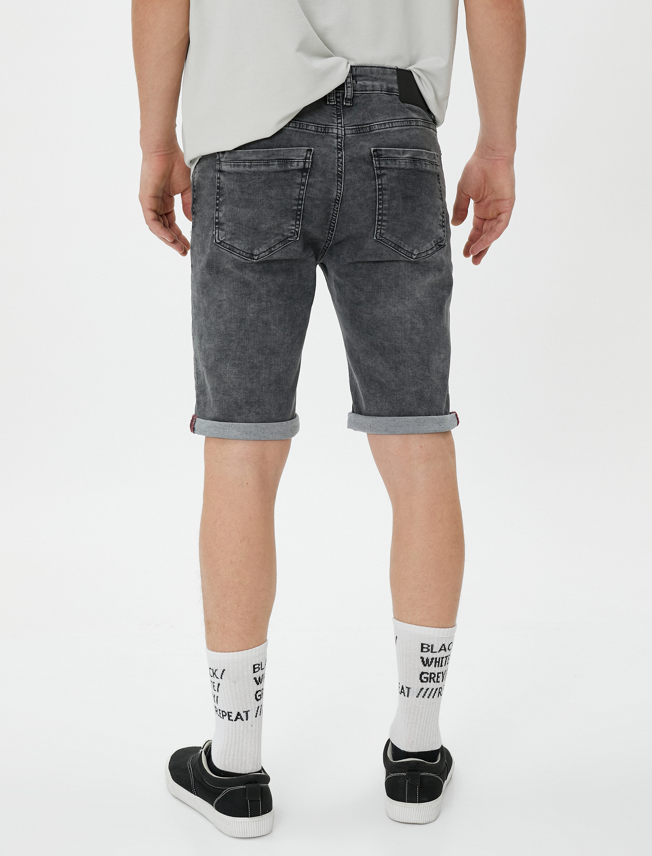   Bermuda Yırtık Kot Şort Katlama Detaylı Düğmeli Cepli