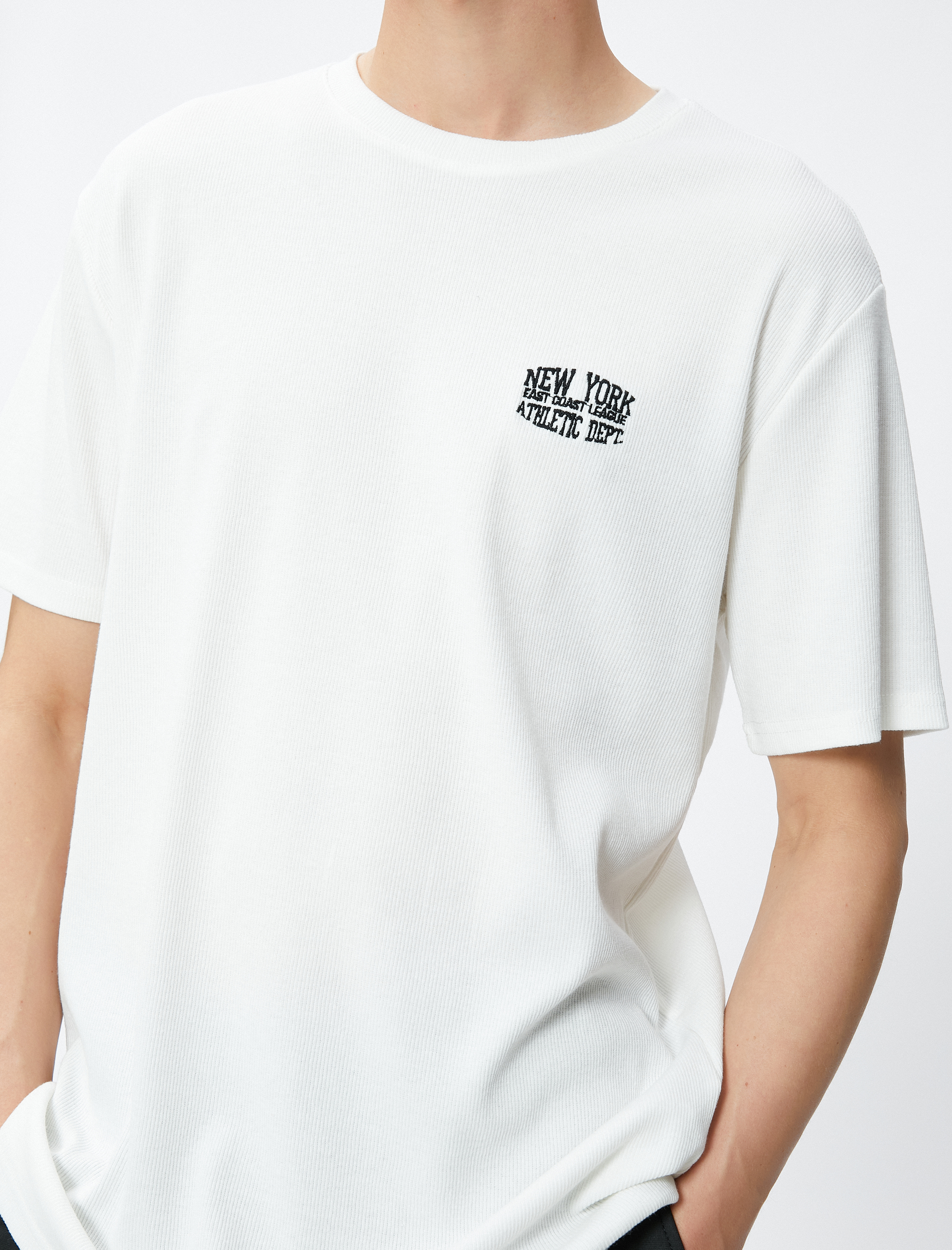   Kaşkorse Tişört İşlemeli Kısa Kollu Bisiklet Yaka