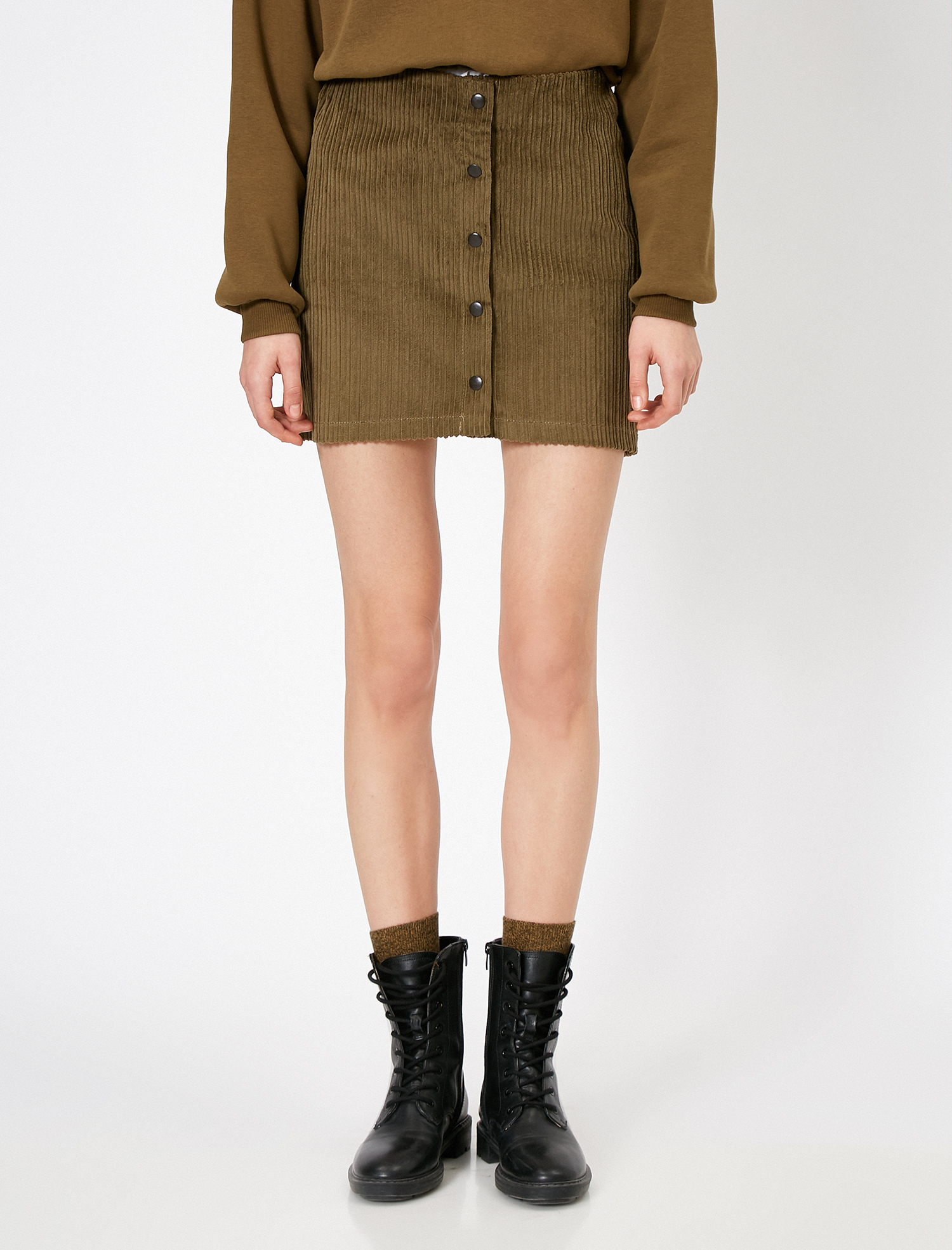   Düğme Detaylı Etek