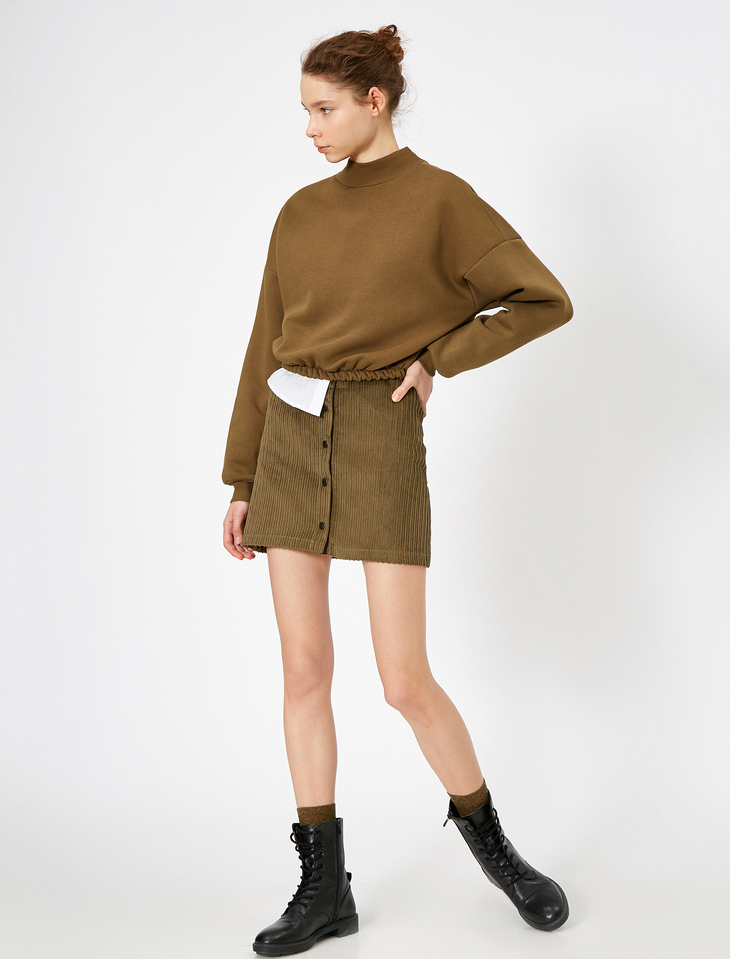   Düğme Detaylı Etek