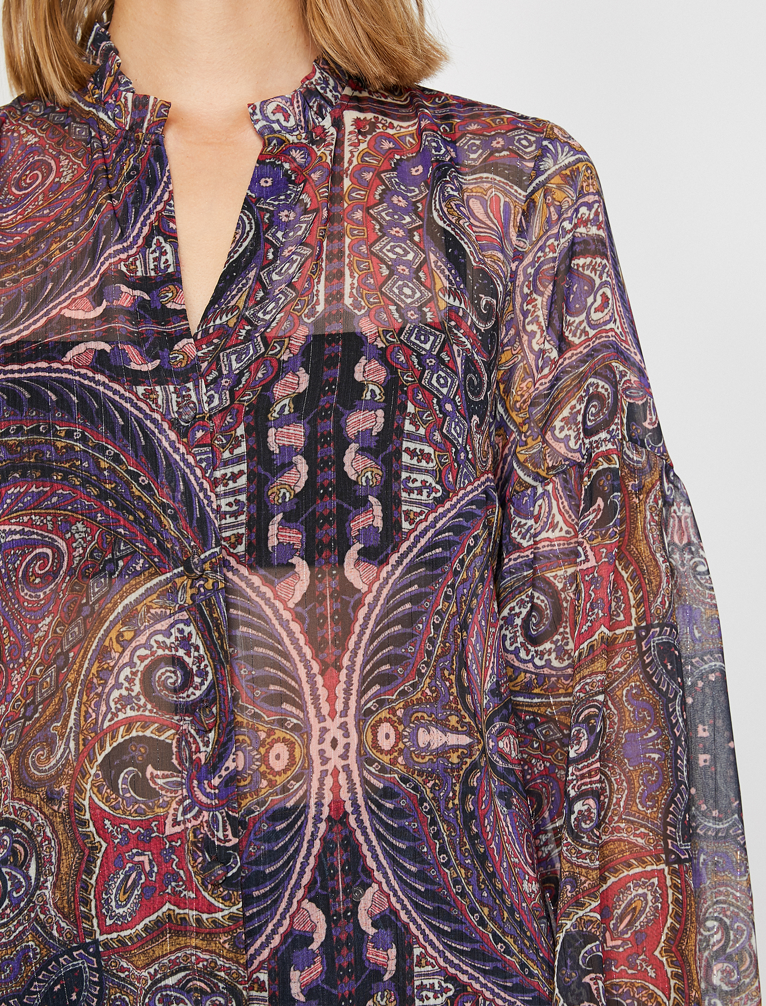   Düğme Detaylı Tişört