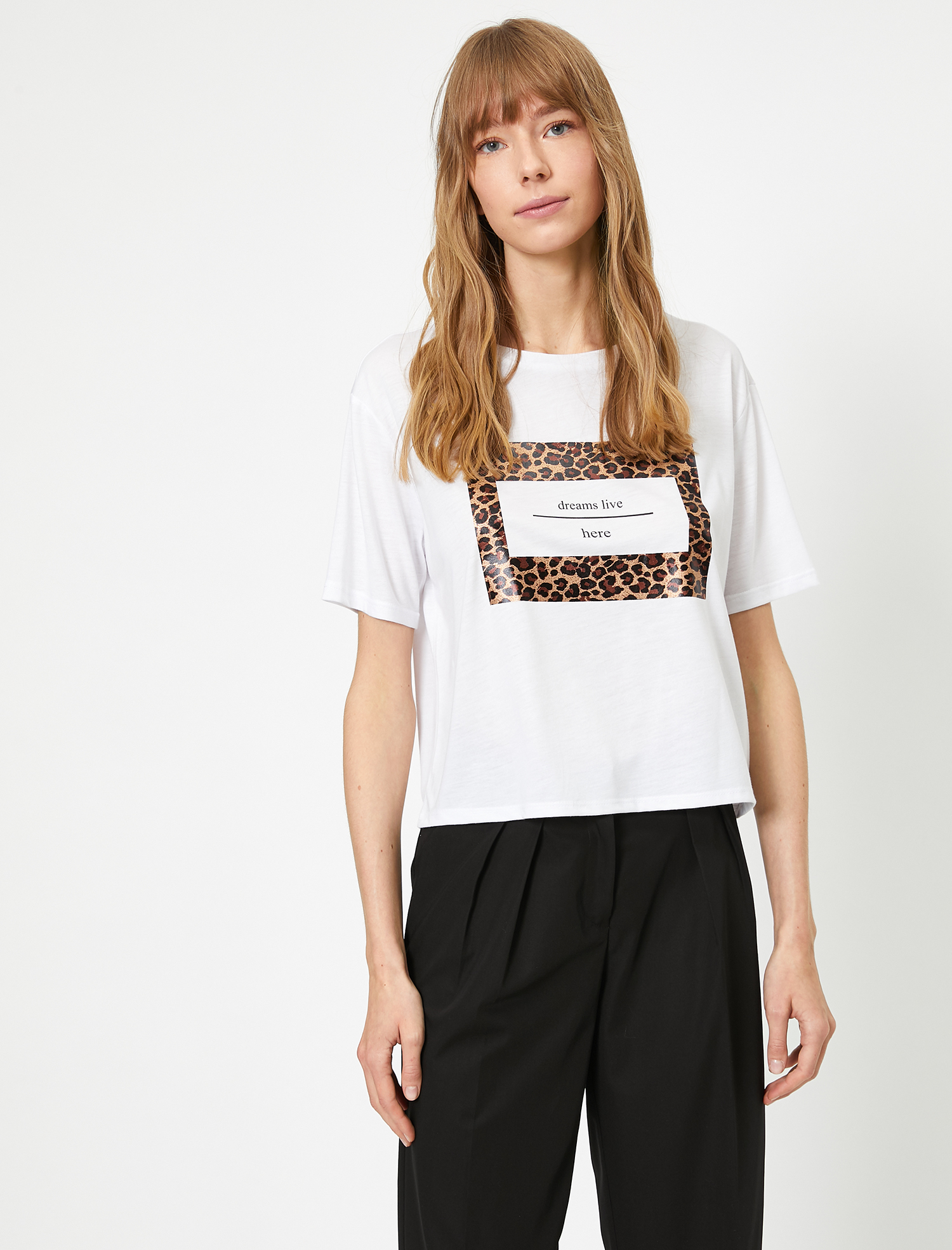   Leopar Desenli Yazı Baskılı Bisiklet Yaka Tişört