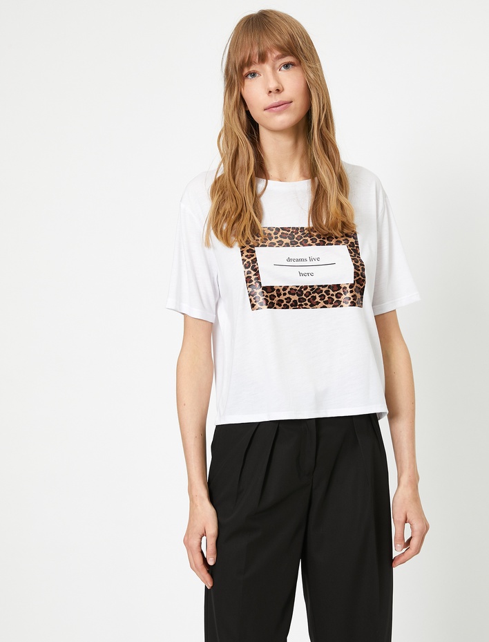  Leopar Desenli Yazı Baskılı Bisiklet Yaka Tişört