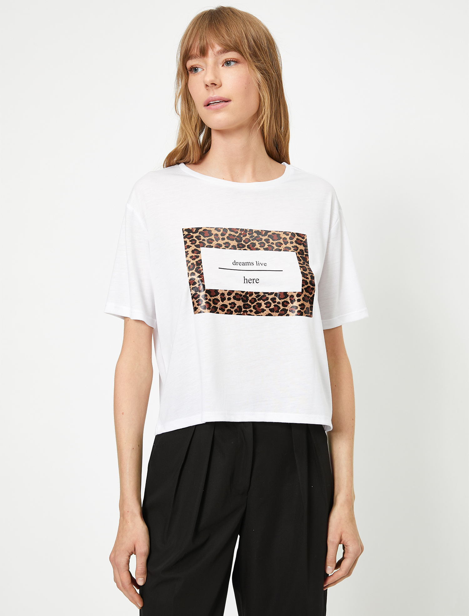   Leopar Desenli Yazı Baskılı Bisiklet Yaka Tişört