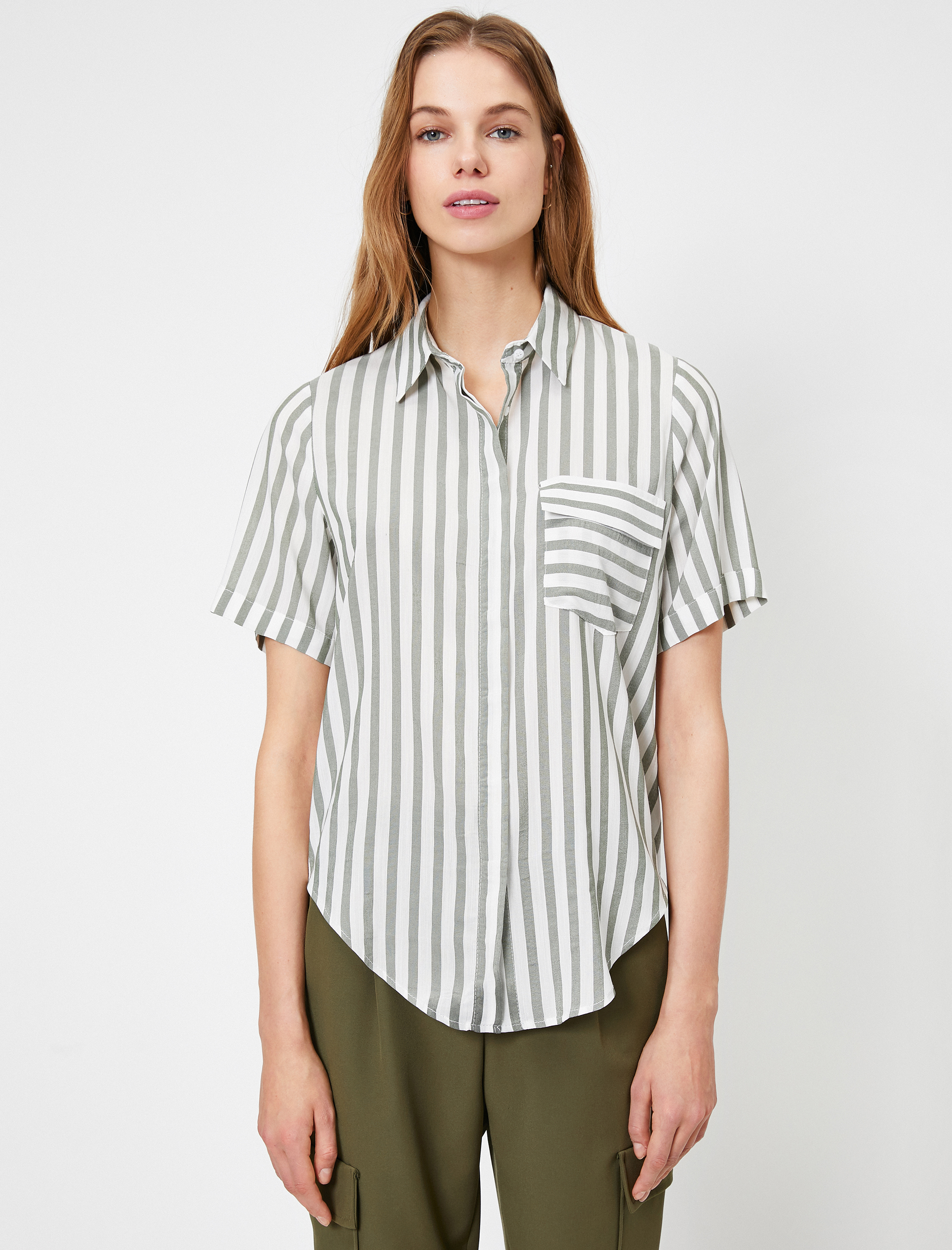   Cep Detaylı Çizgili Gömlek