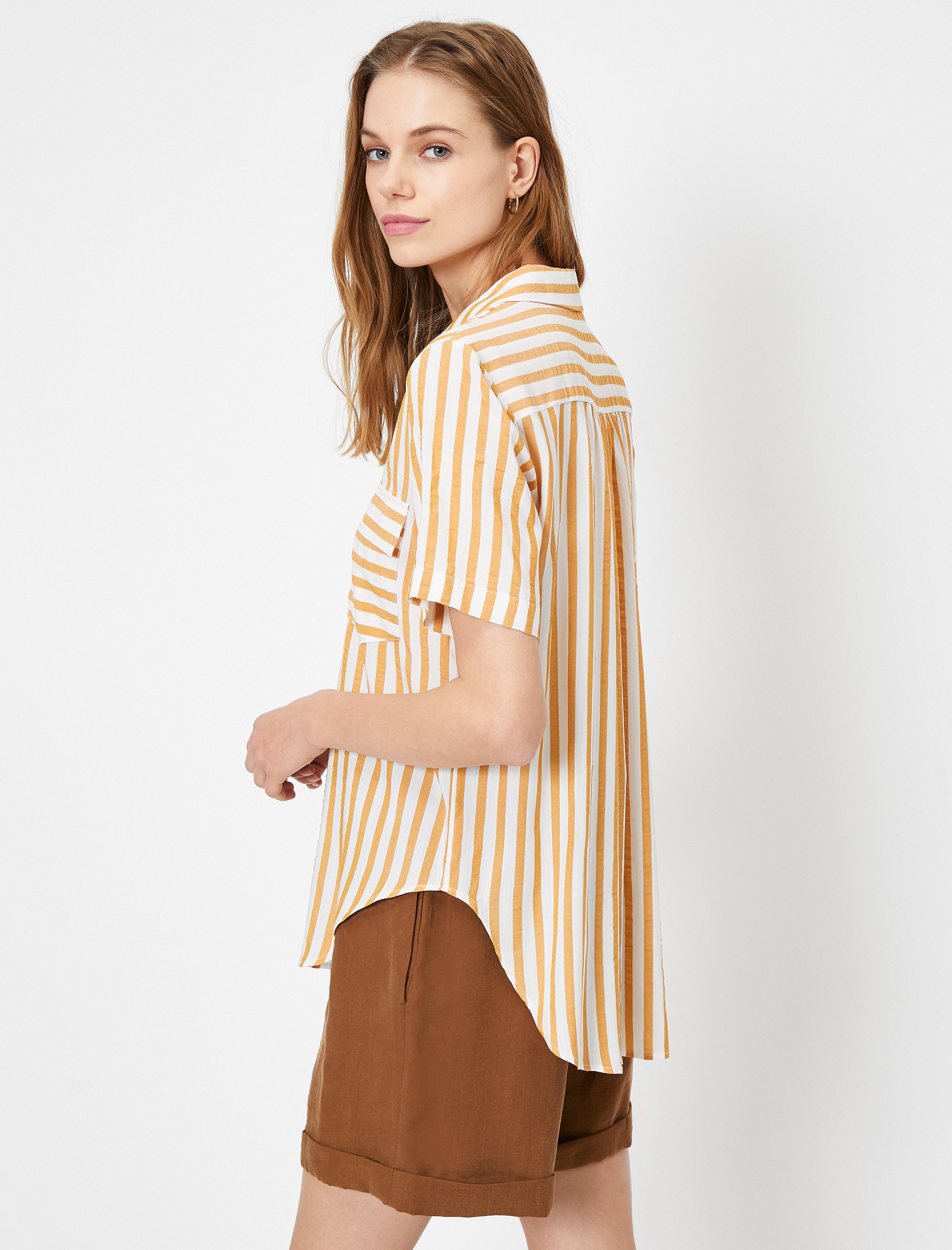   Cep Detaylı Çizgili Gömlek