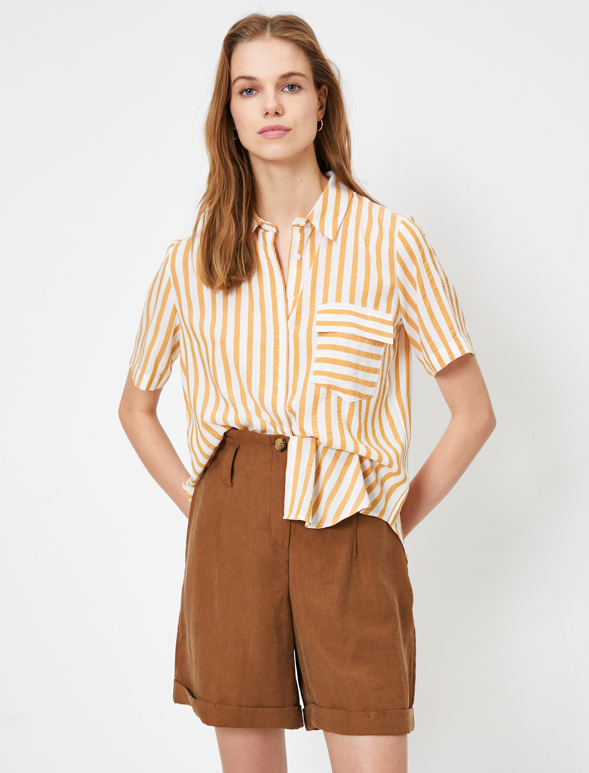   Cep Detaylı Çizgili Gömlek