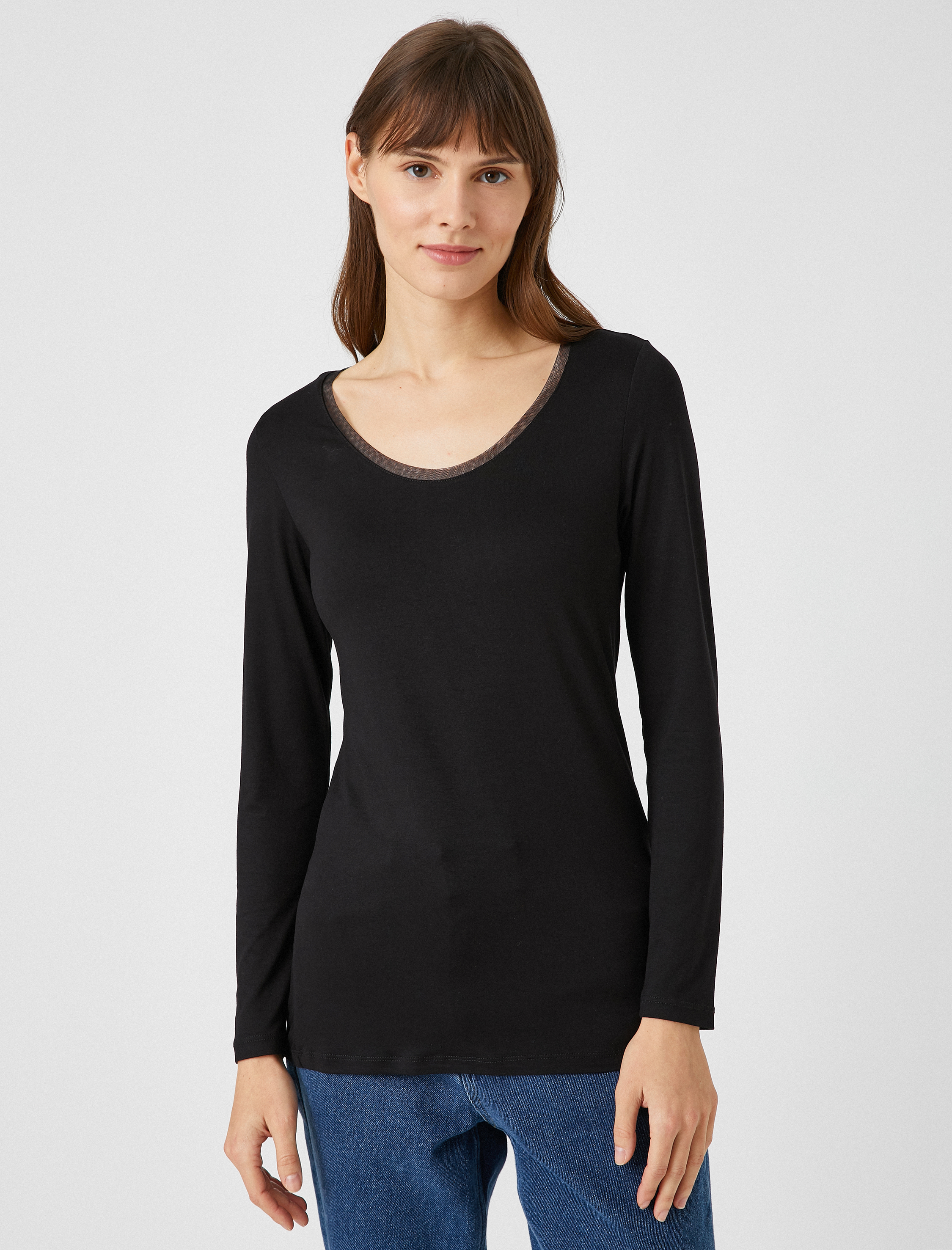   Uzun Kollu Tişört Tül Detaylı Yuvarlak Yaka