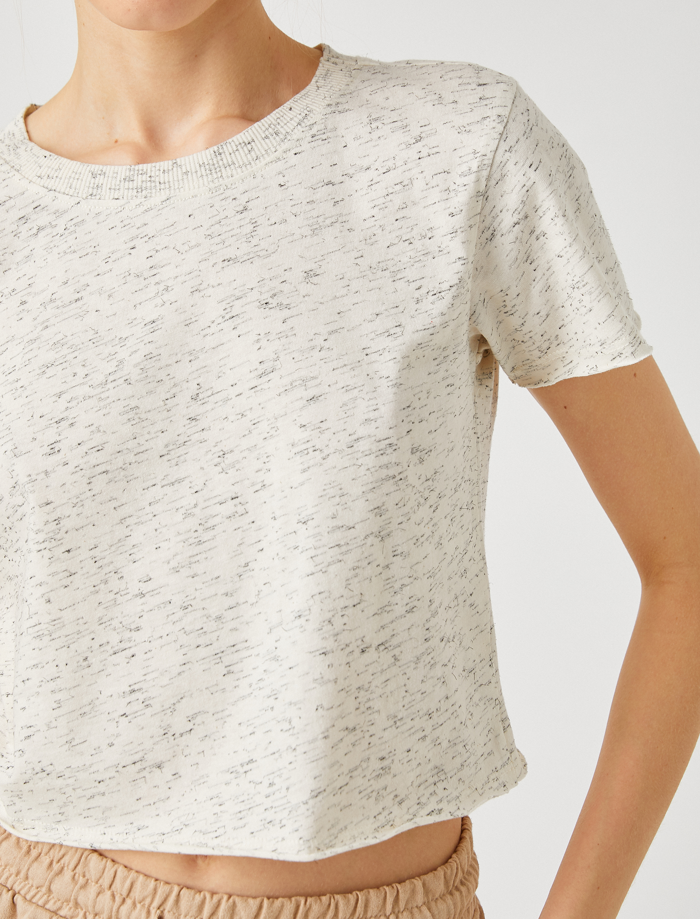   Kısa Kollu Bisiklet Yaka Tişört