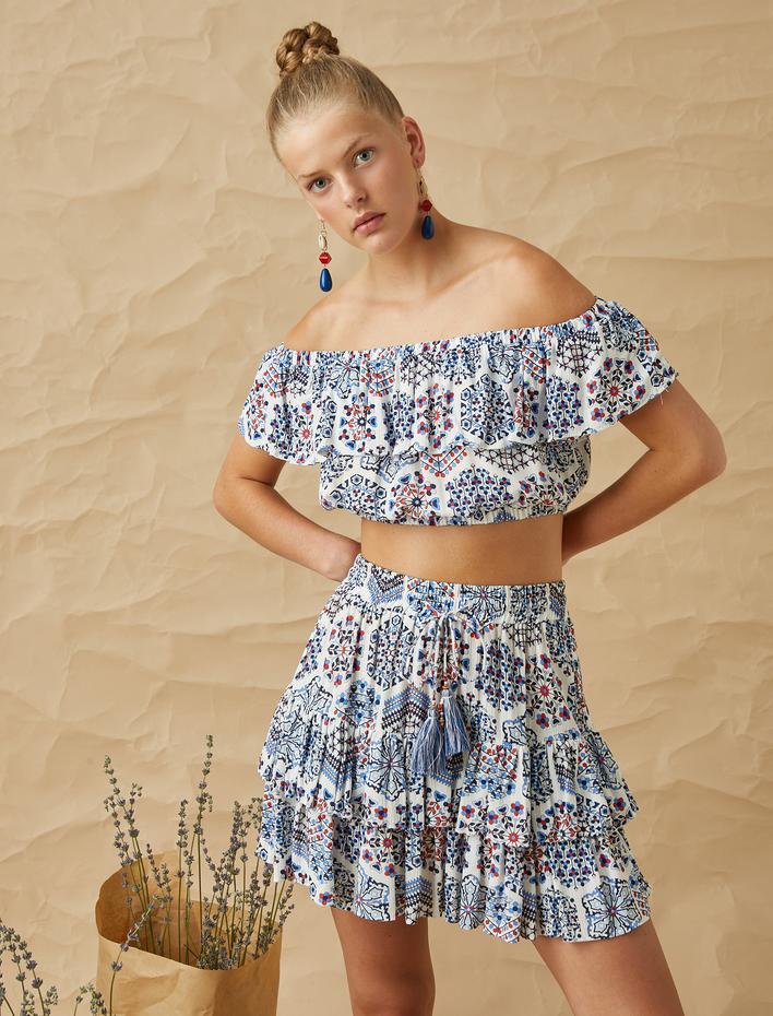  Etnik Desenli Fırfırlı Omzu Açık Crop Bluz