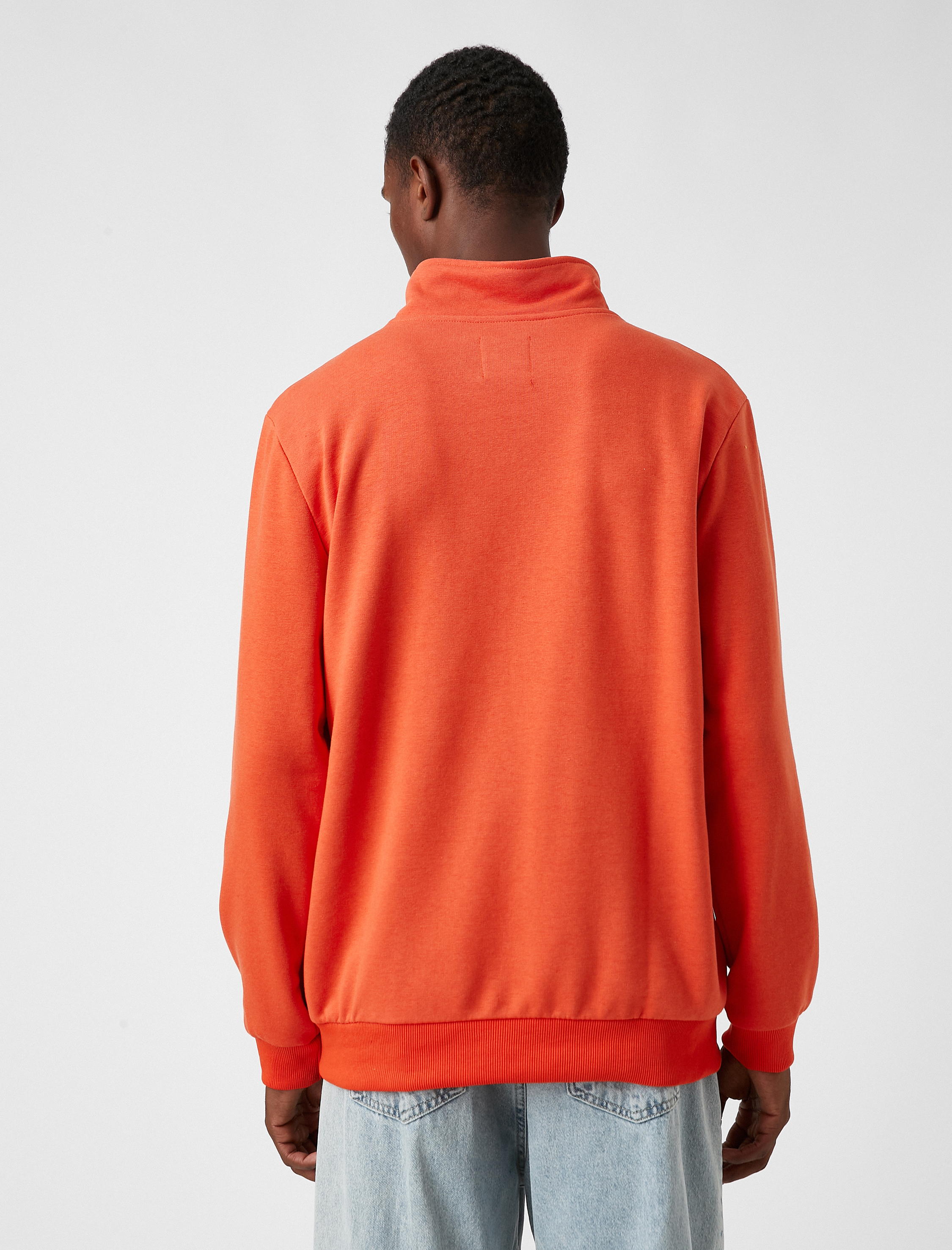   Dik Yaka Fermuarlı Sweatshirt