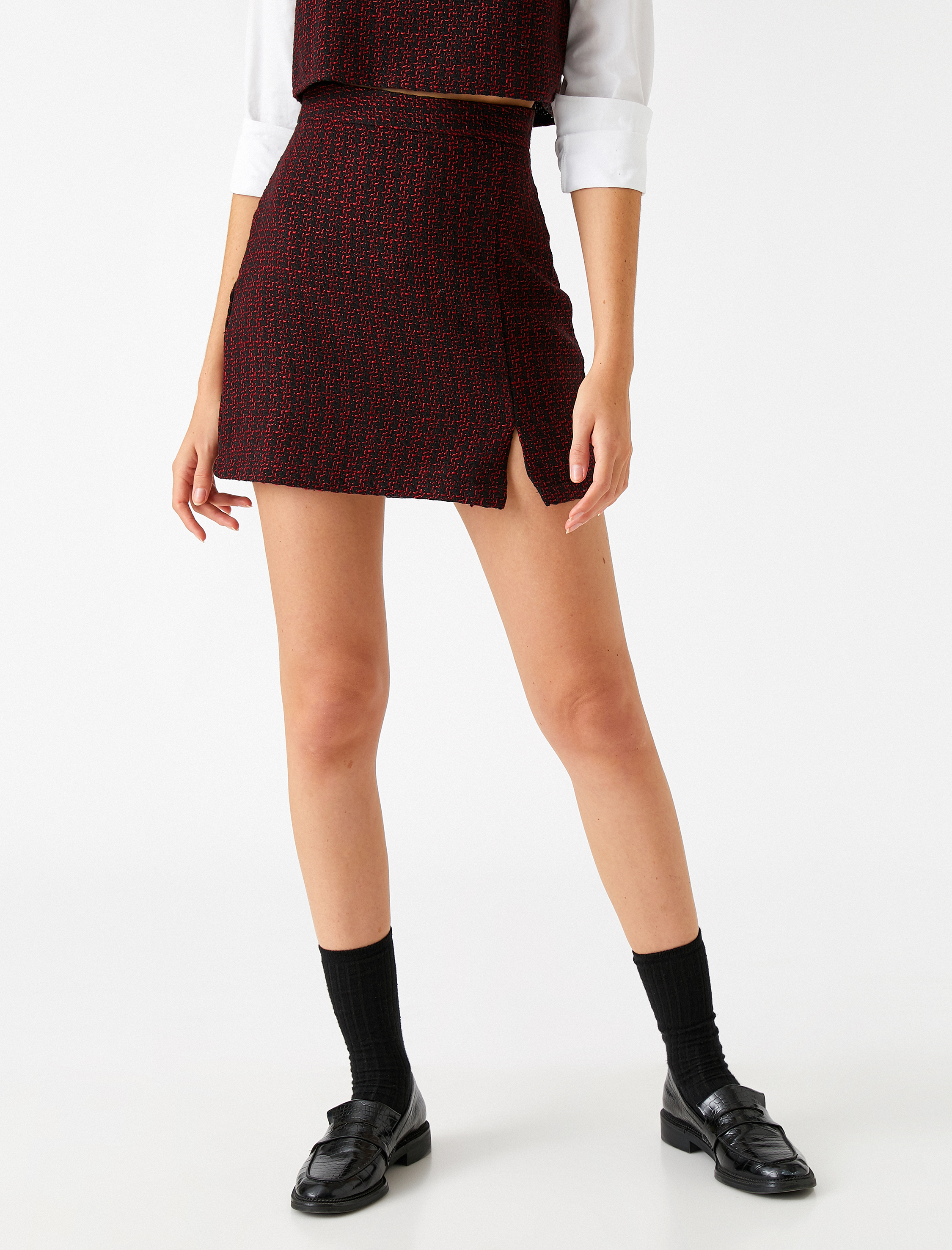   Tüvit Mini Etek Yırtmaçlı