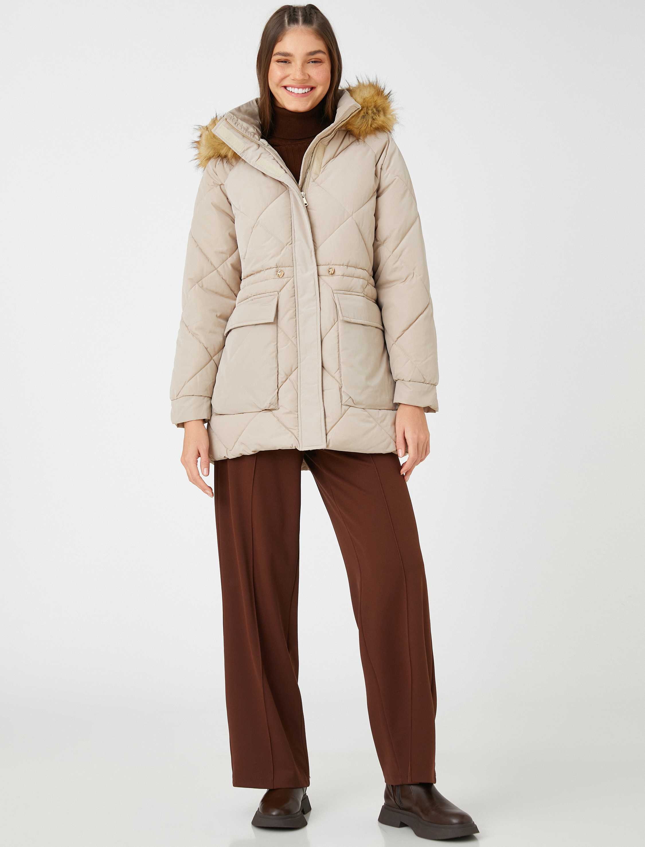   Şişme Mont Kapüşonlu Suni Kürk Detaylı Cepli Beli Bağlamalı