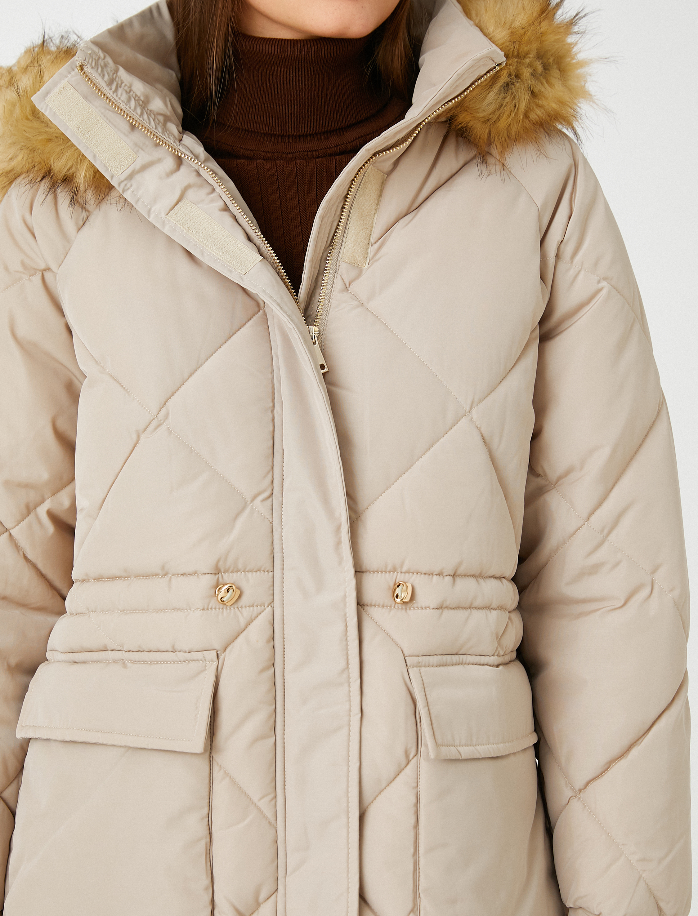   Şişme Mont Kapüşonlu Suni Kürk Detaylı Cepli Beli Bağlamalı