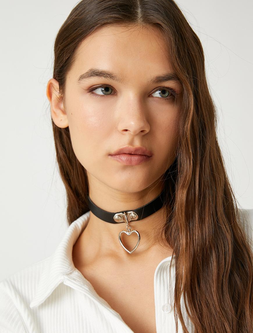  Kadın Choker Kolye Kalp Detaylı Suni Deri