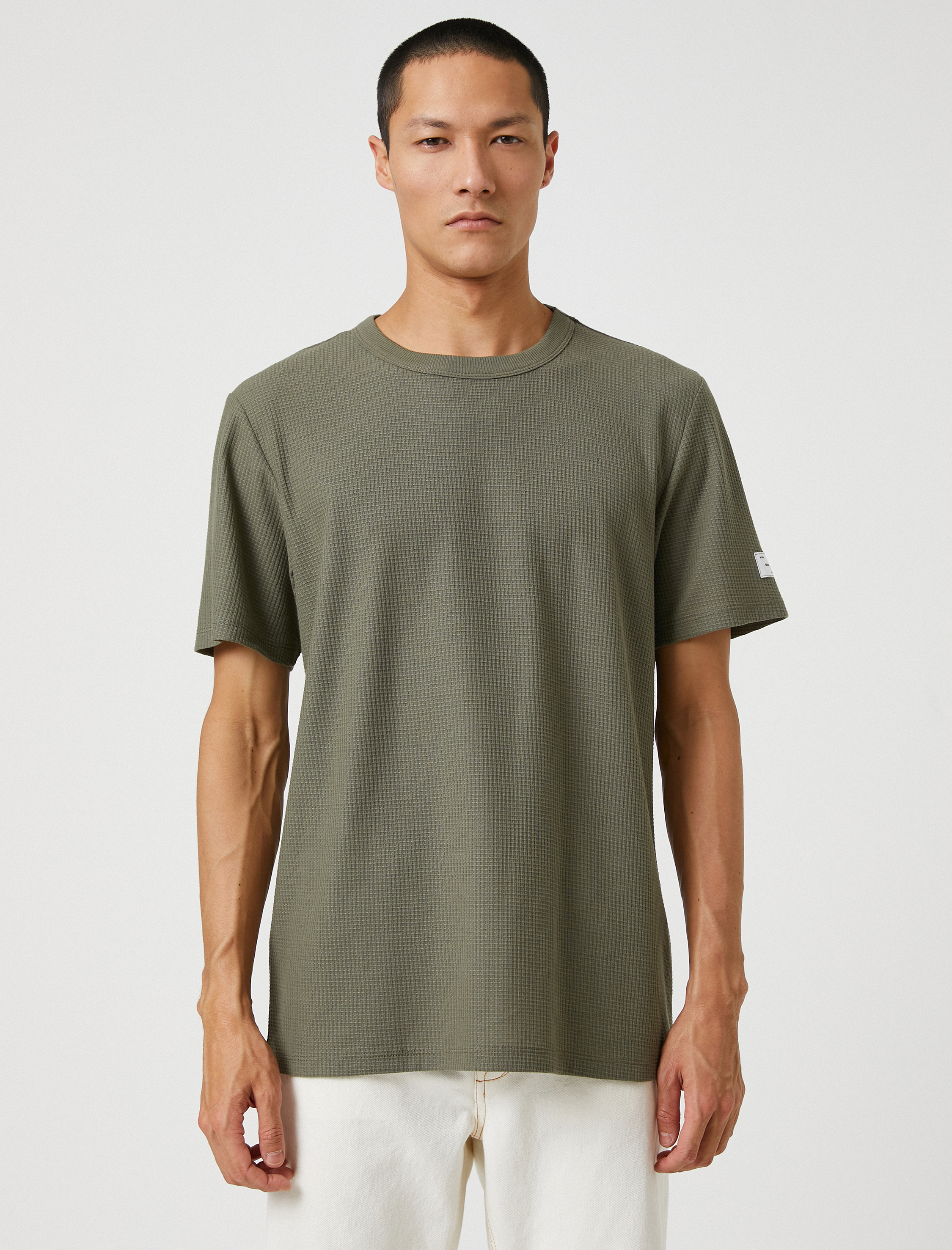   Basic Dokulu Tişört Bisiklet Yaka Kısa Kollu