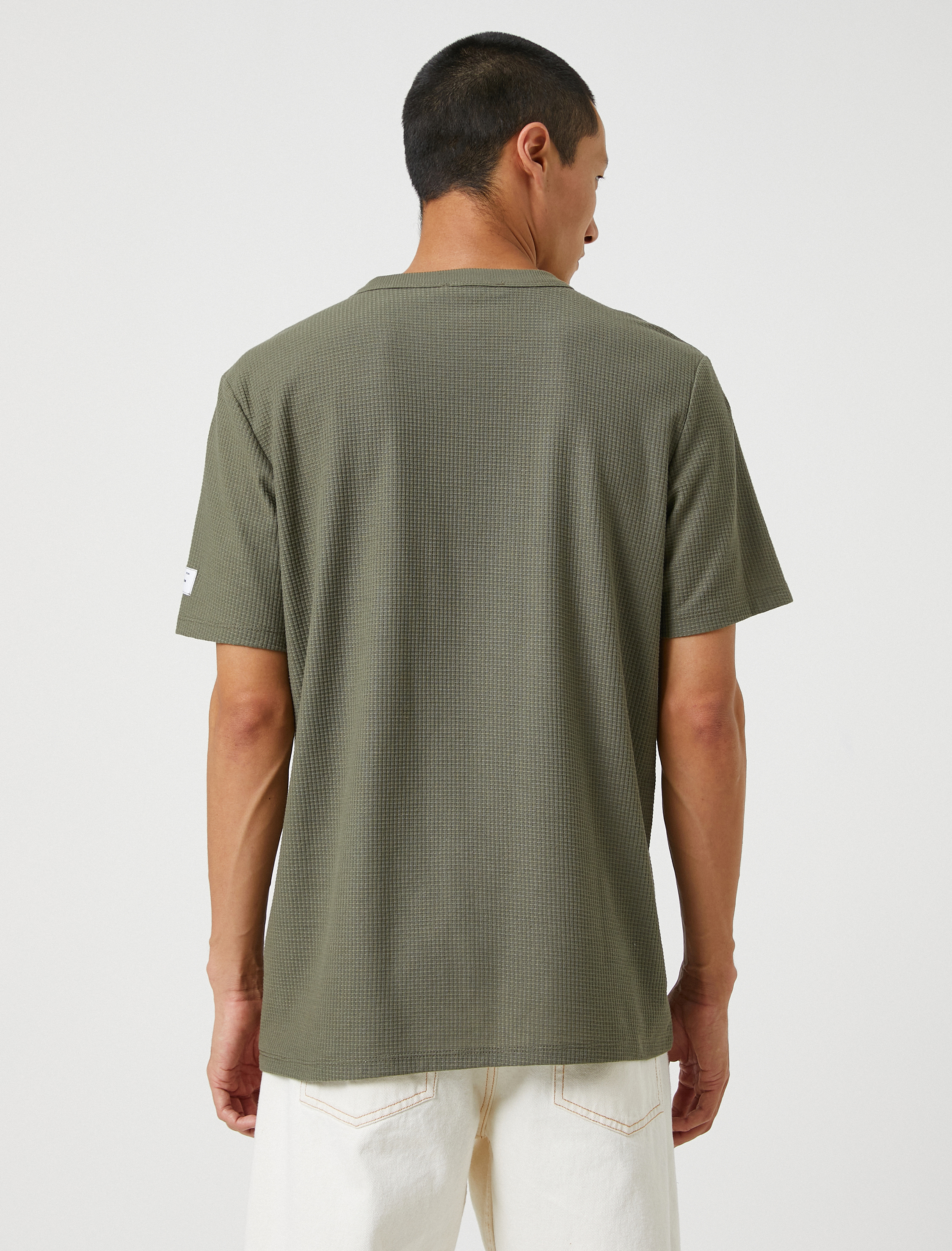   Basic Dokulu Tişört Bisiklet Yaka Kısa Kollu