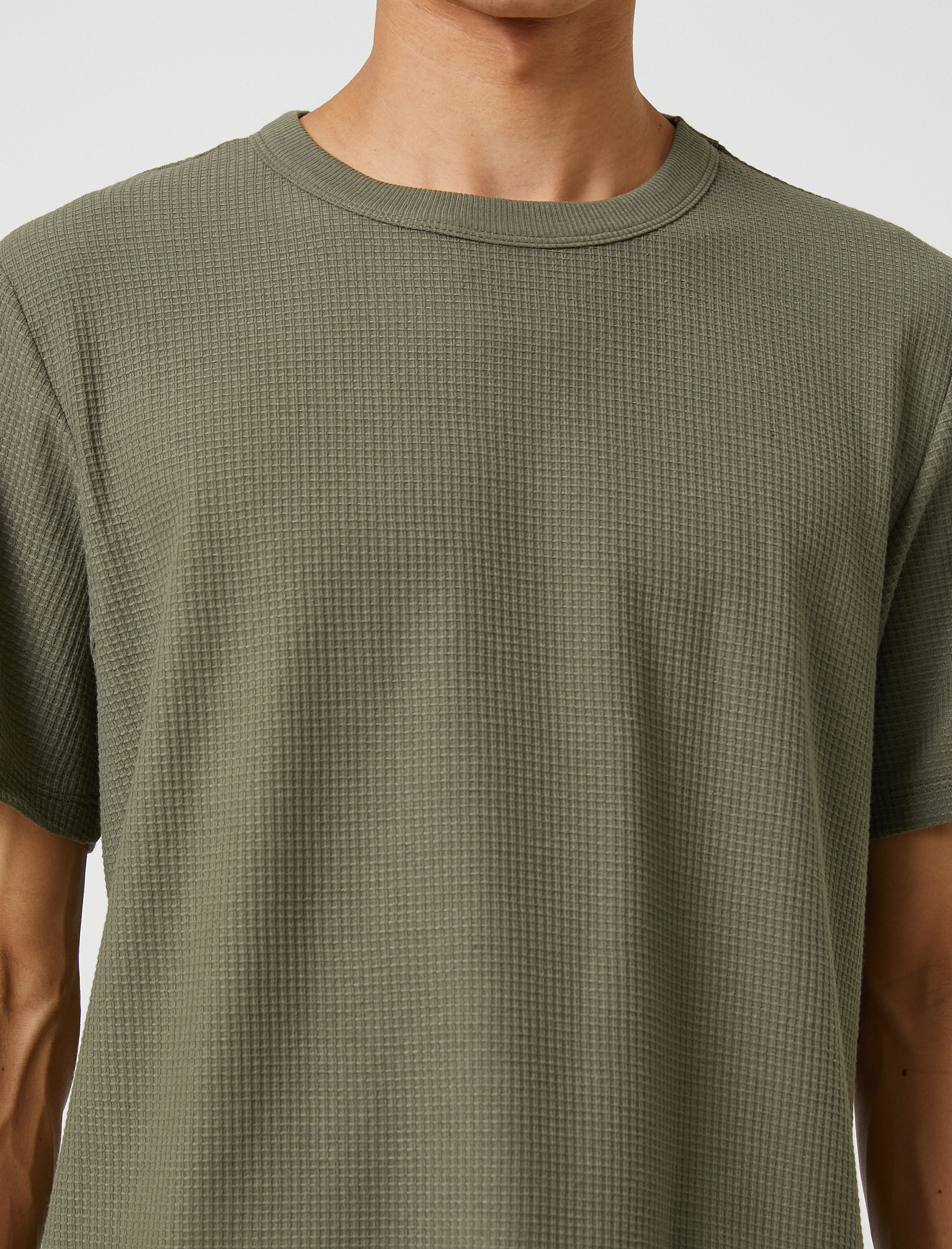   Basic Dokulu Tişört Bisiklet Yaka Kısa Kollu