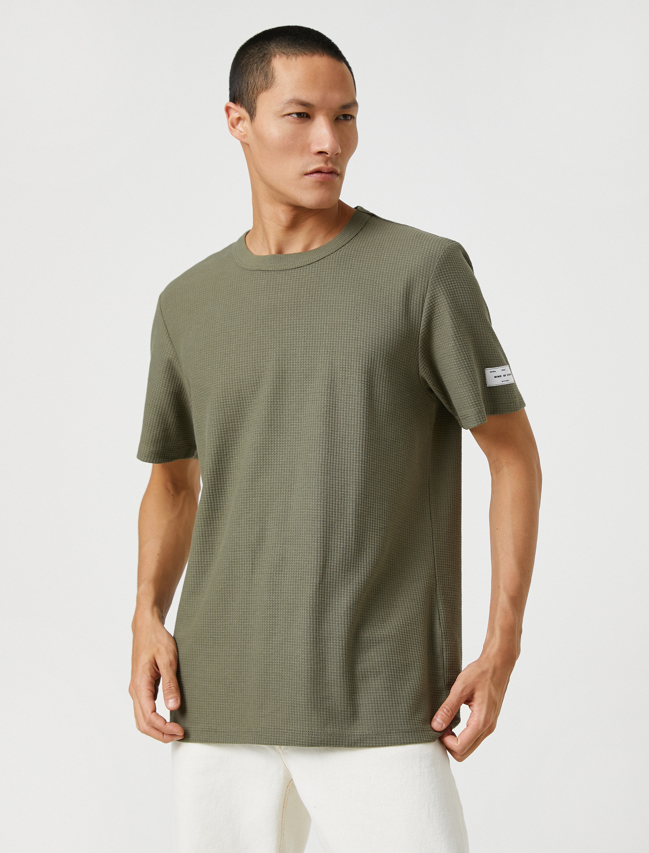   Basic Dokulu Tişört Bisiklet Yaka Kısa Kollu