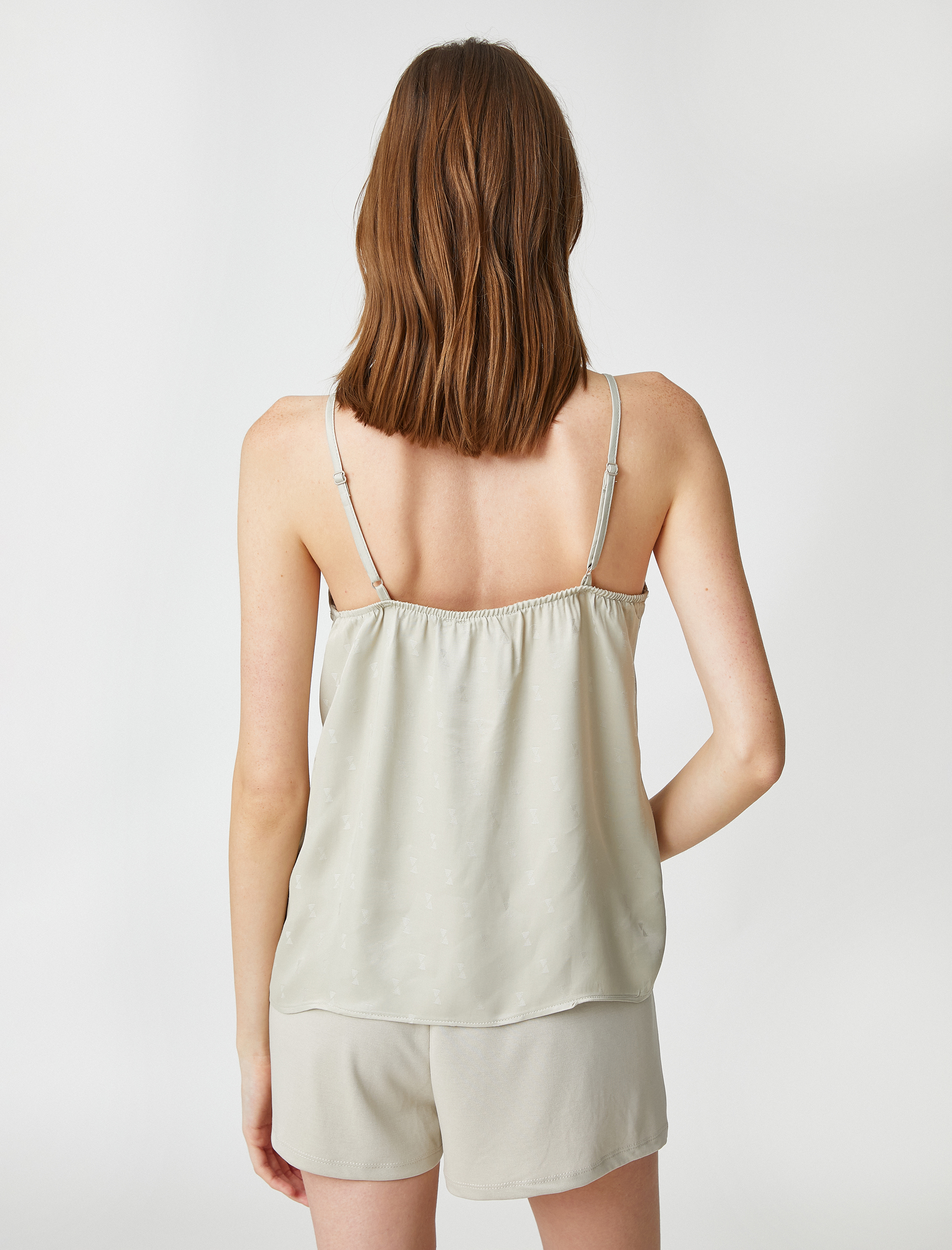   Saten Pijama Üstü Askılı Jakarlı V Yaka