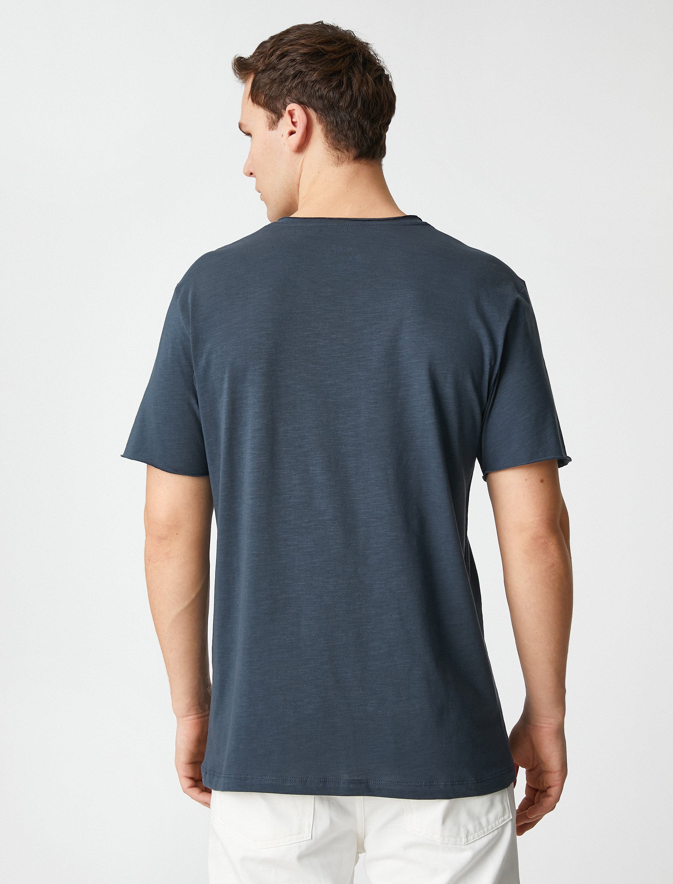   Basic Tişört Cep Detaylı Kısa Kollu Dar Kesim