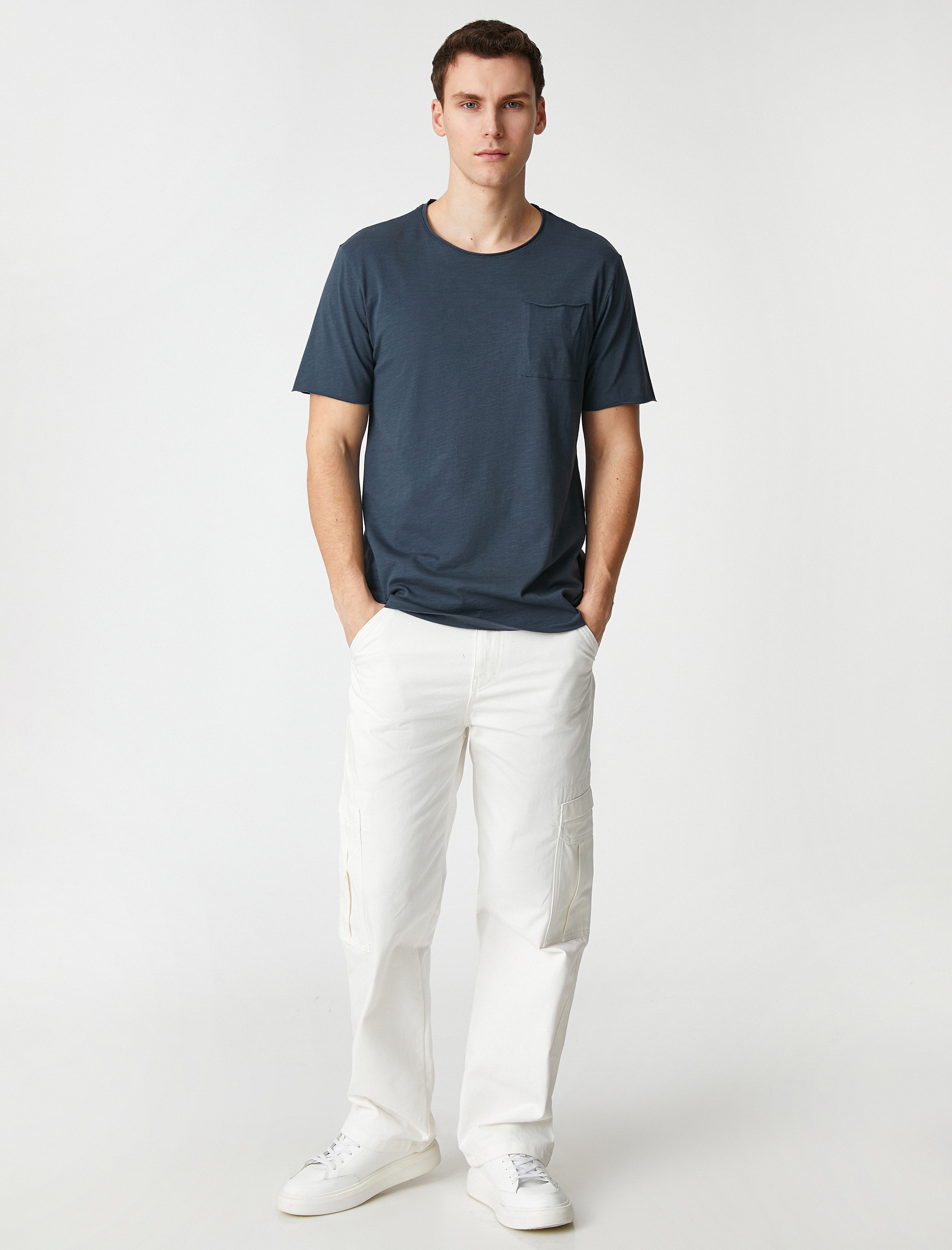   Basic Tişört Cep Detaylı Kısa Kollu Dar Kesim