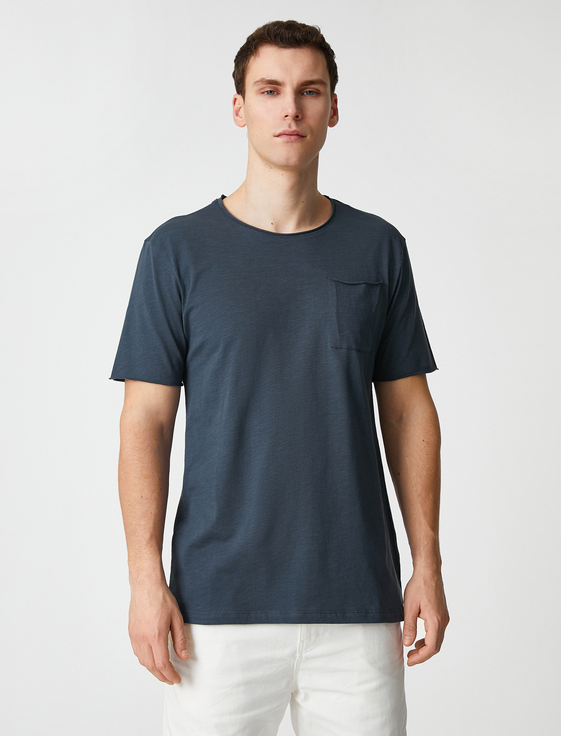   Basic Tişört Cep Detaylı Kısa Kollu Dar Kesim