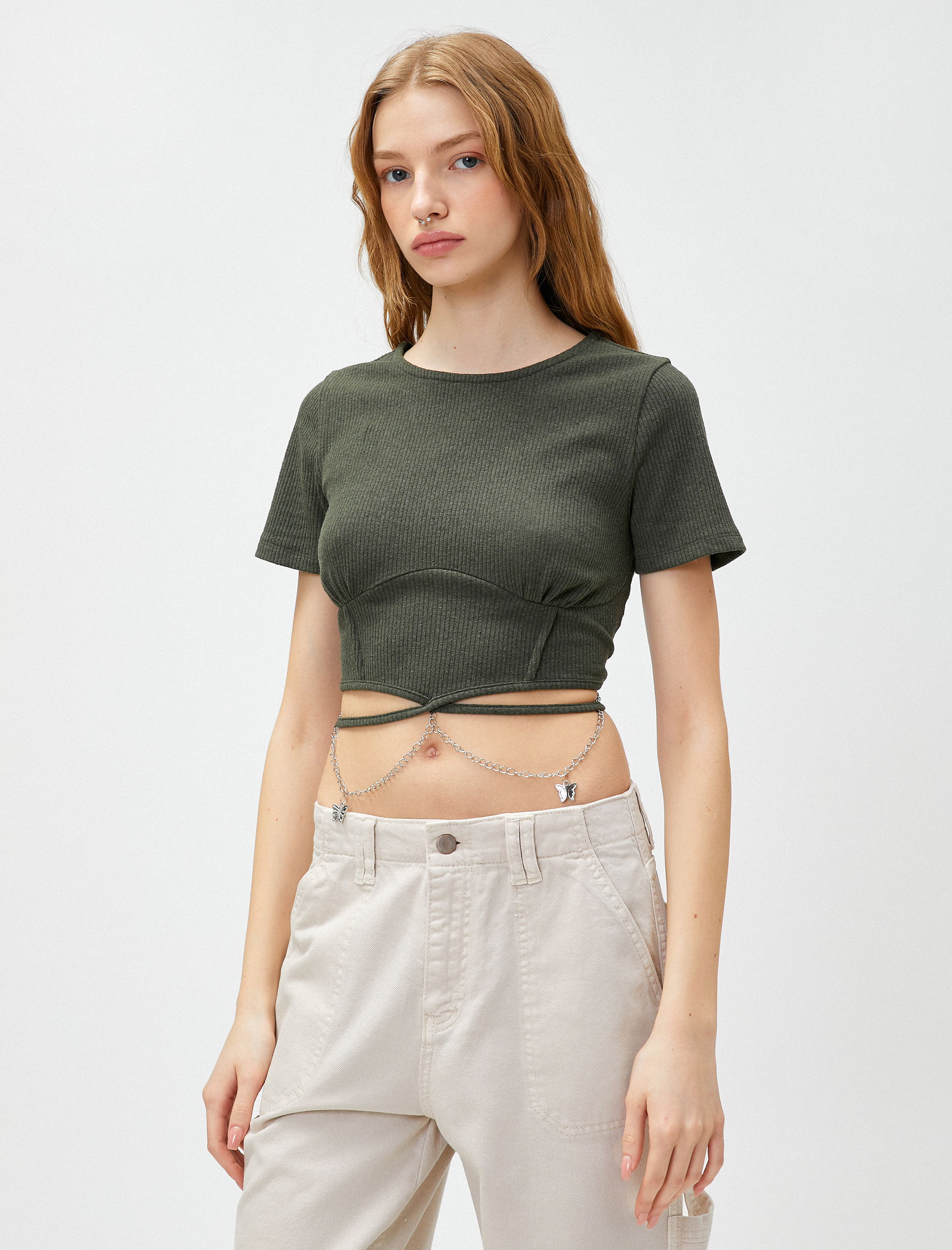   Crop Tişört Kısa Kollu Kelebekli Zincir ve Korse Detaylı Fitilli