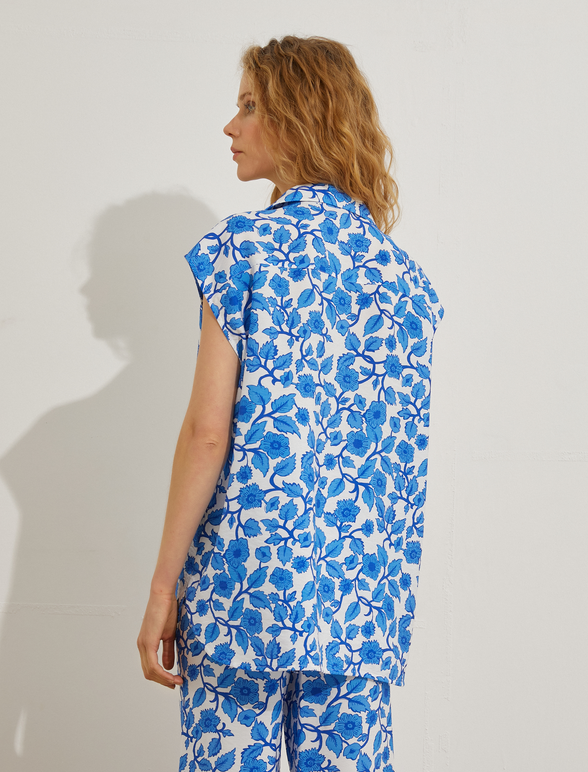 Çiçekli Gömlek Kolsuz